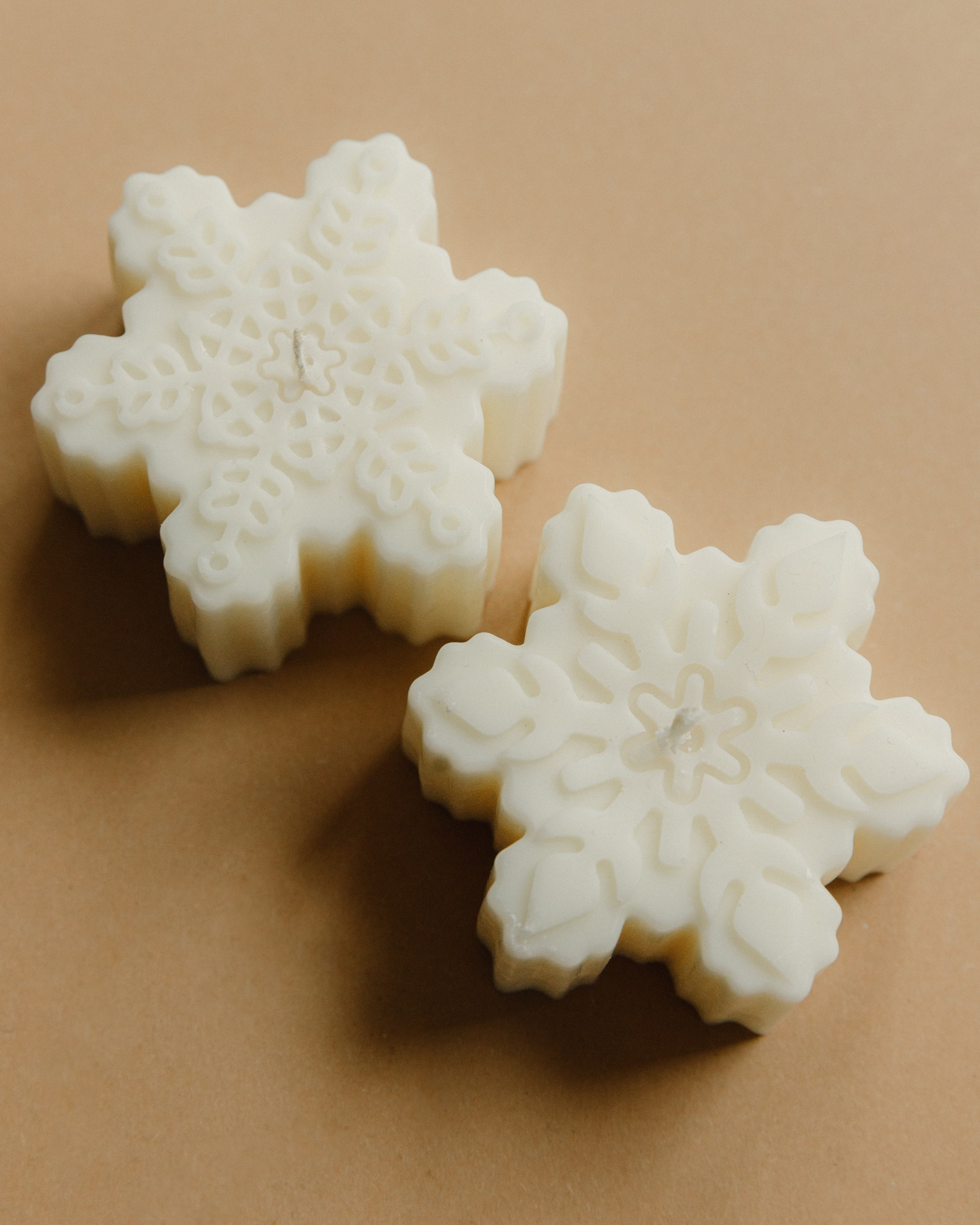 Candles | insta content. Kaja | fotograf we Wrocławiu | ludzie i psy