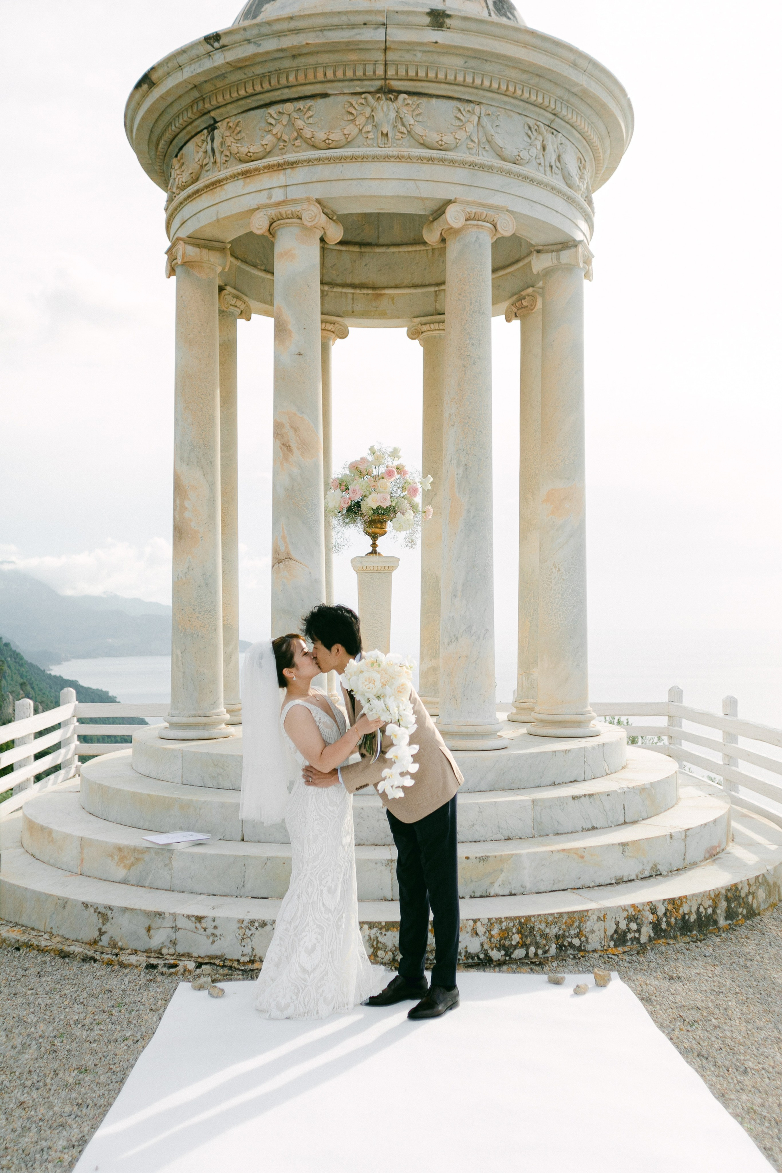 Chenyi & Tiangseng. Wedding Celebrant in Mallorca Iban Collin