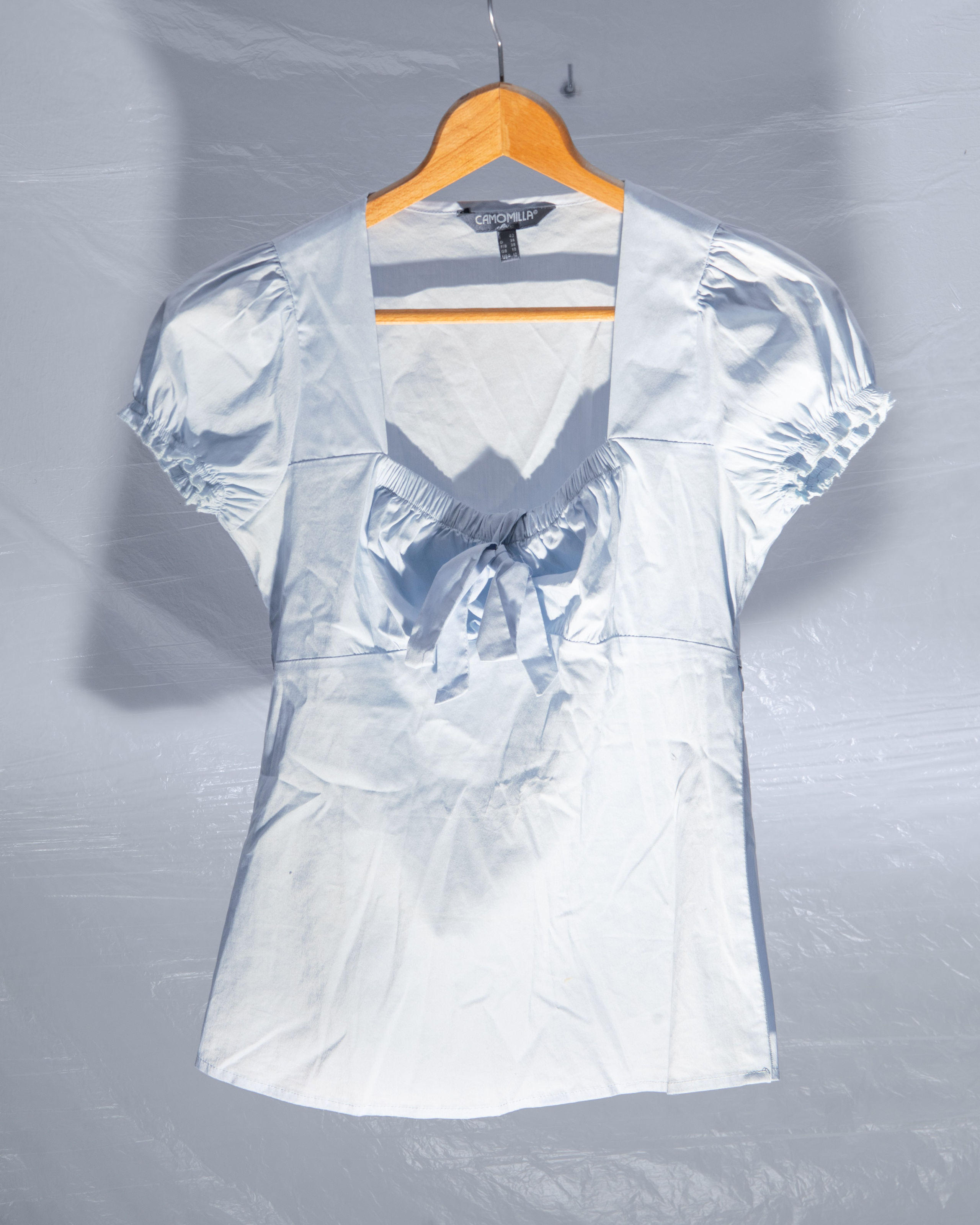 Top / T-shirt / Camicie. Aura Studio / co-design space