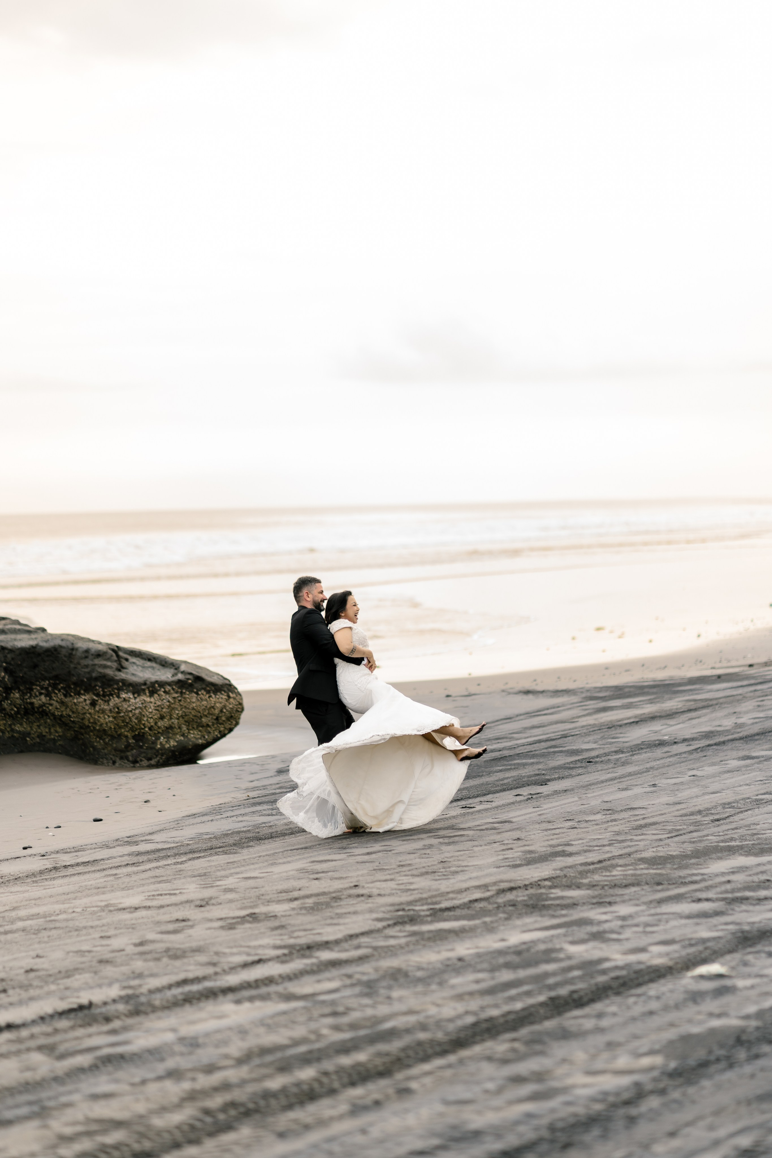 Honeymoon Photoshoot in Bali. Female Photographer in Bali