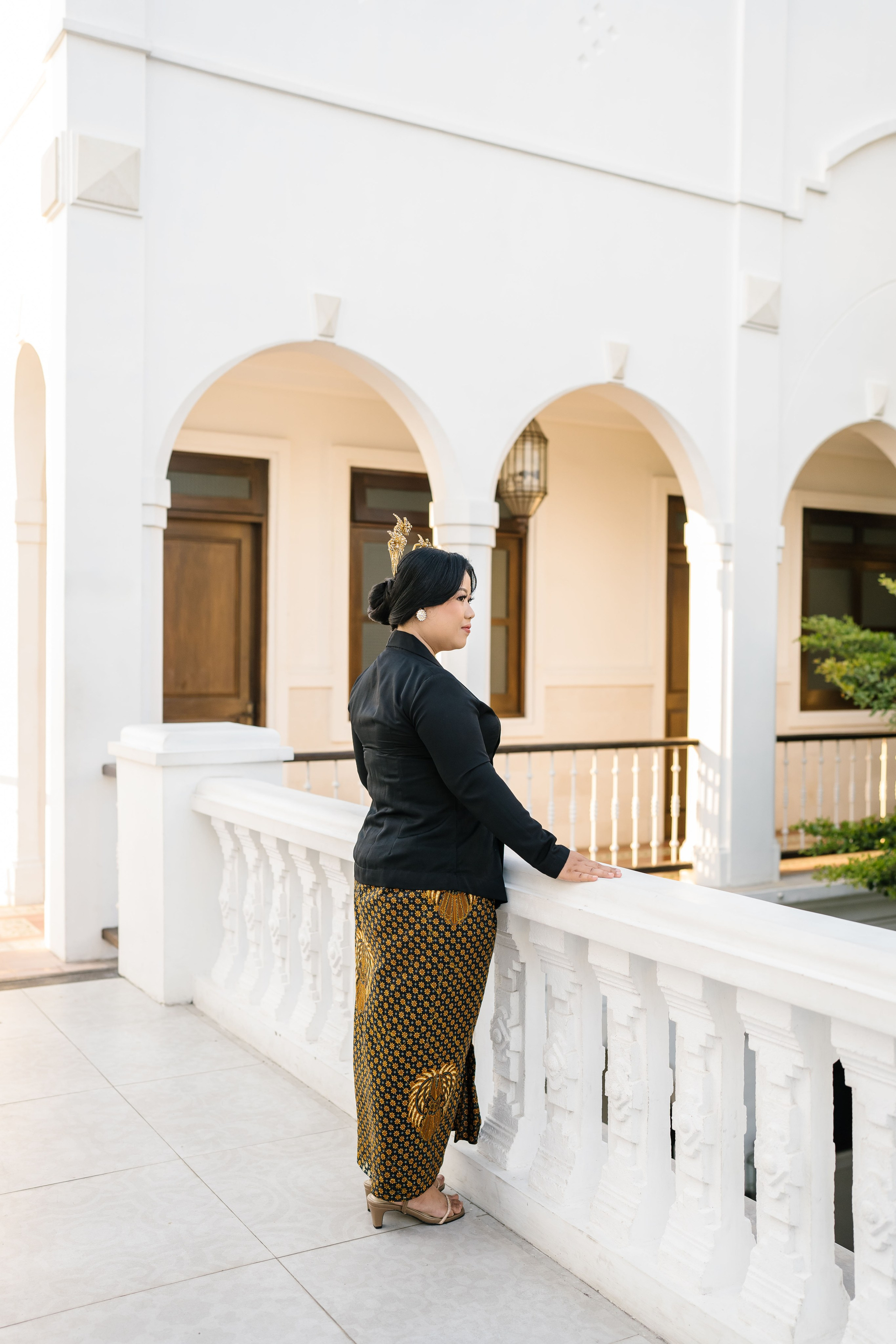 Prewedding Photo Shoot with Javanese style. Female Photographer in Bali