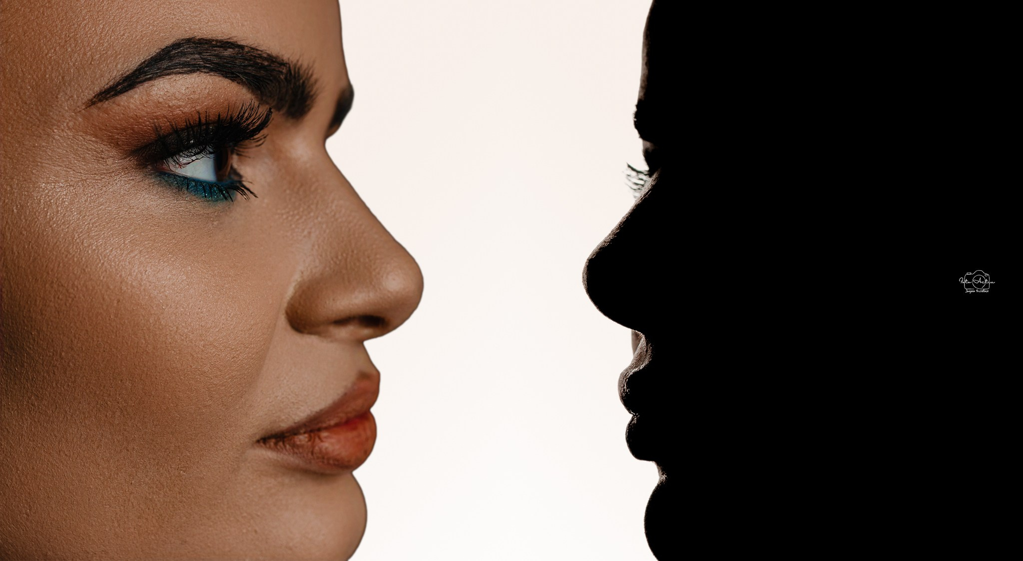 Blue Mary. Fotograf Profesionist Piatra Neamț, Roman, Târgu Neamț, Bicaz, Neamț | Studio, Nuntă, Botez, Eveniment | FotoACTIV