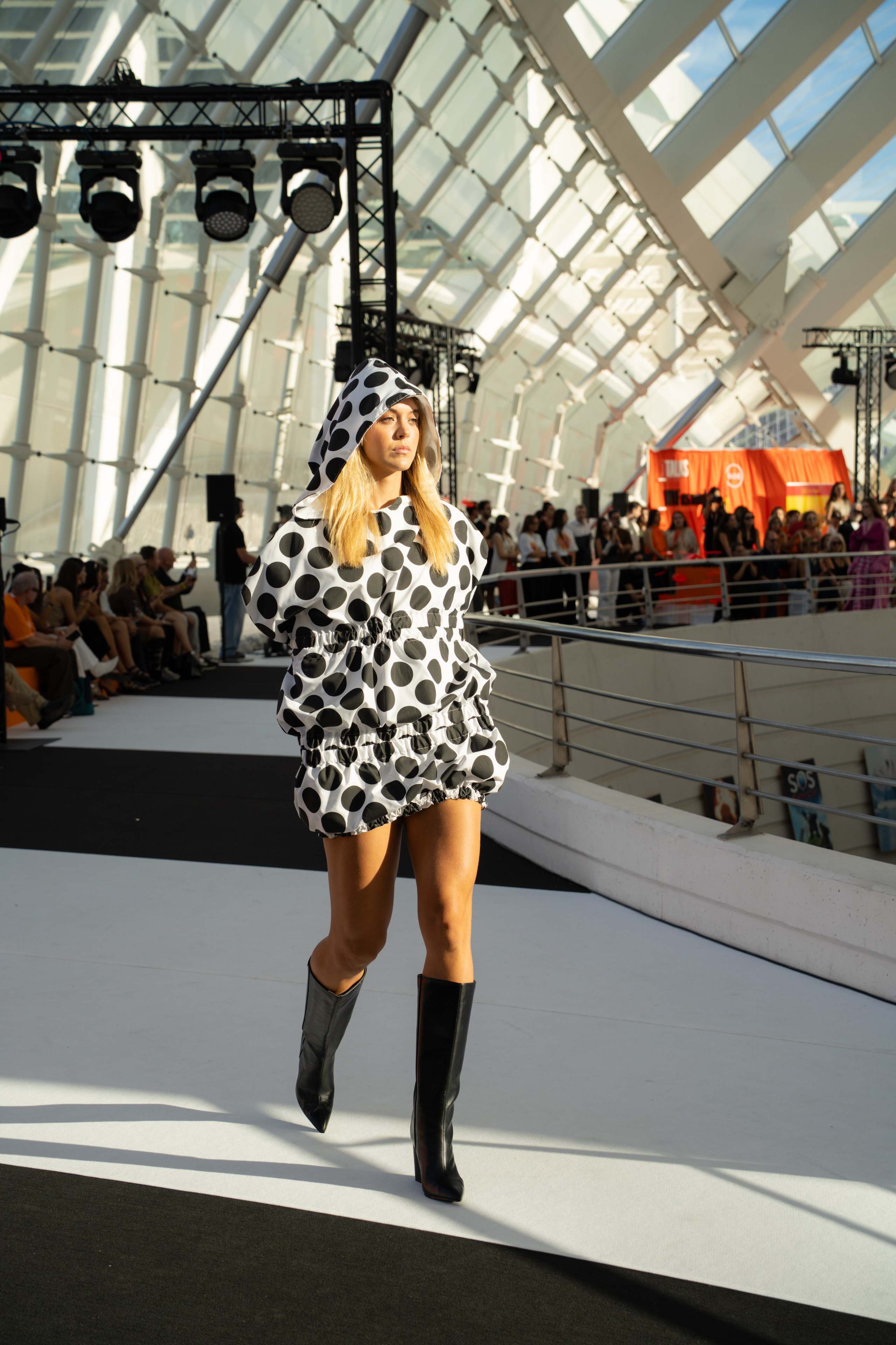 Fashion. Fotógrafo retratos, marcas y contenido en Valencia, España, Europa