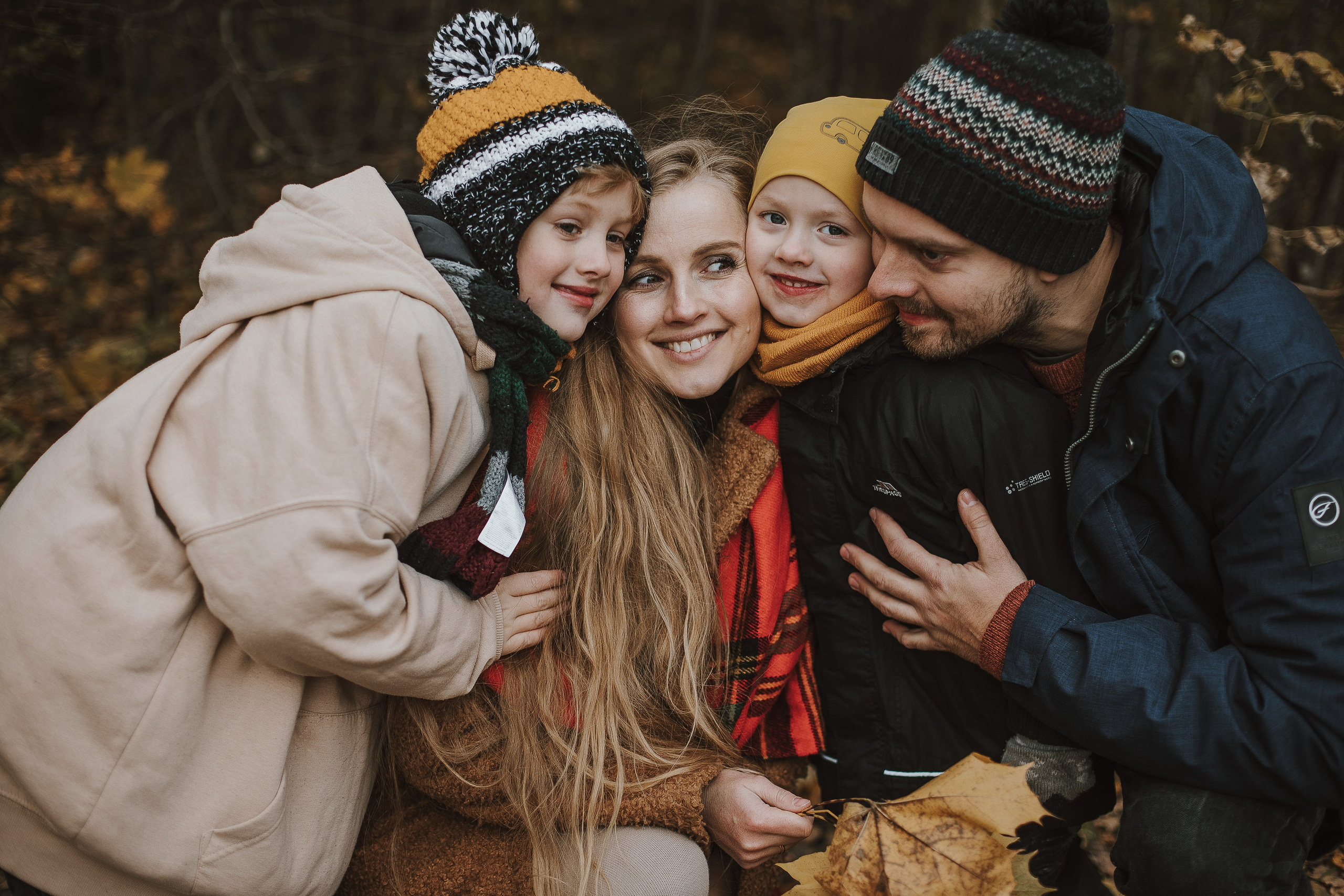 Rudens fotosesija ar mašīnu. Fotogrāfs Rīgā — Katerina Gordik