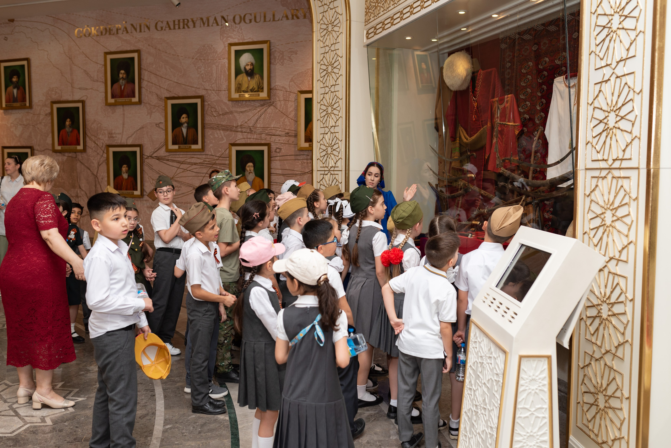 Вечный огонь 2"А» класс. Ваш фотограф в Ашхабаде Гамлет Осипов