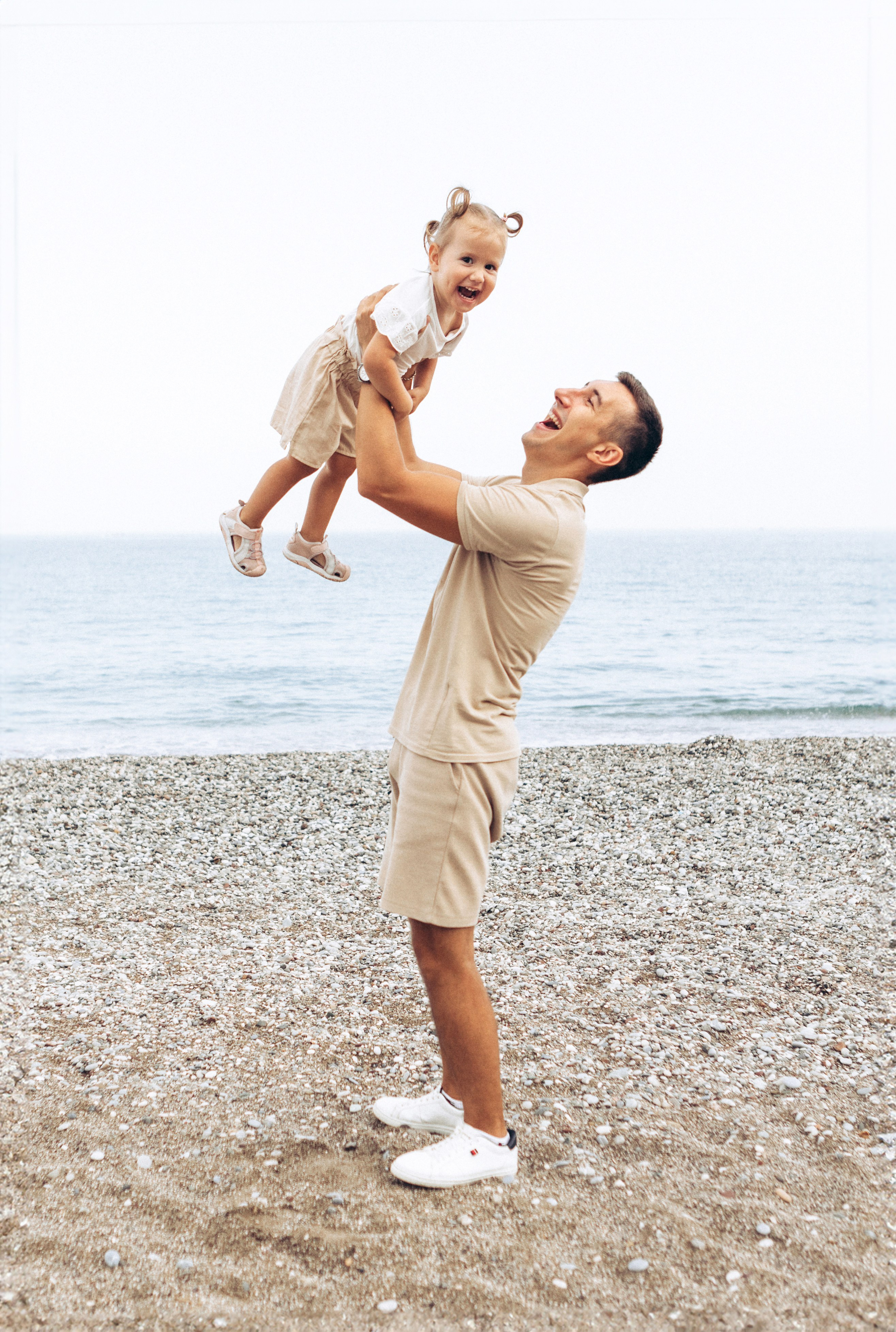 Семейная фотосессия на пляже Анталии. Фотограф в Анталии, Кемере и Белеке