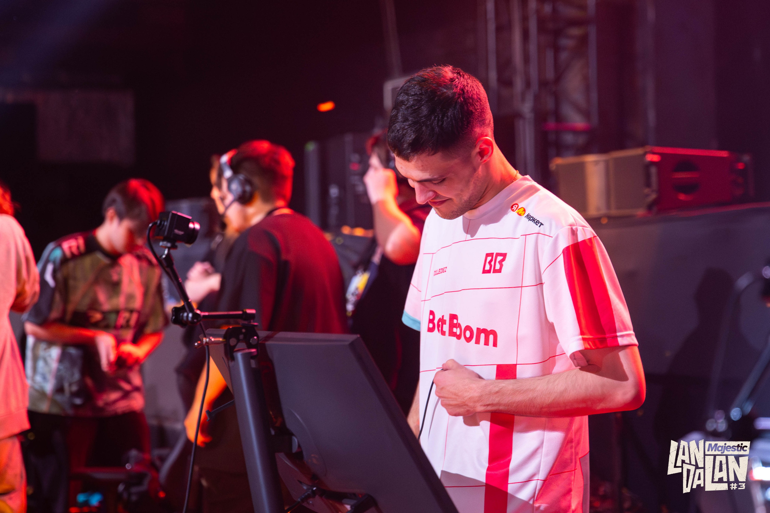 LanDaLan & FRAG & GLuck Yungstar & UCA