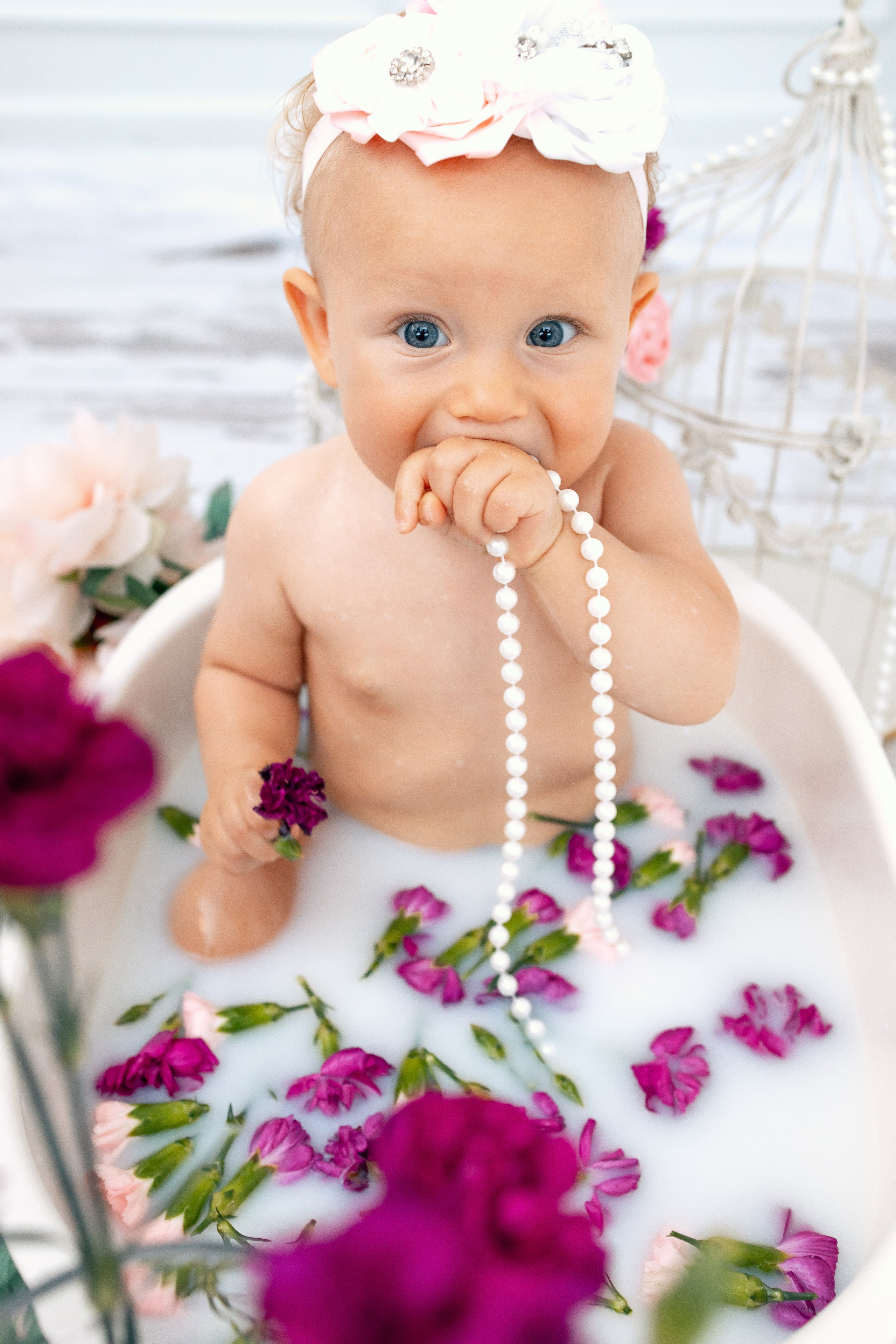 Milk bath. Anaeliseevaphoto.com