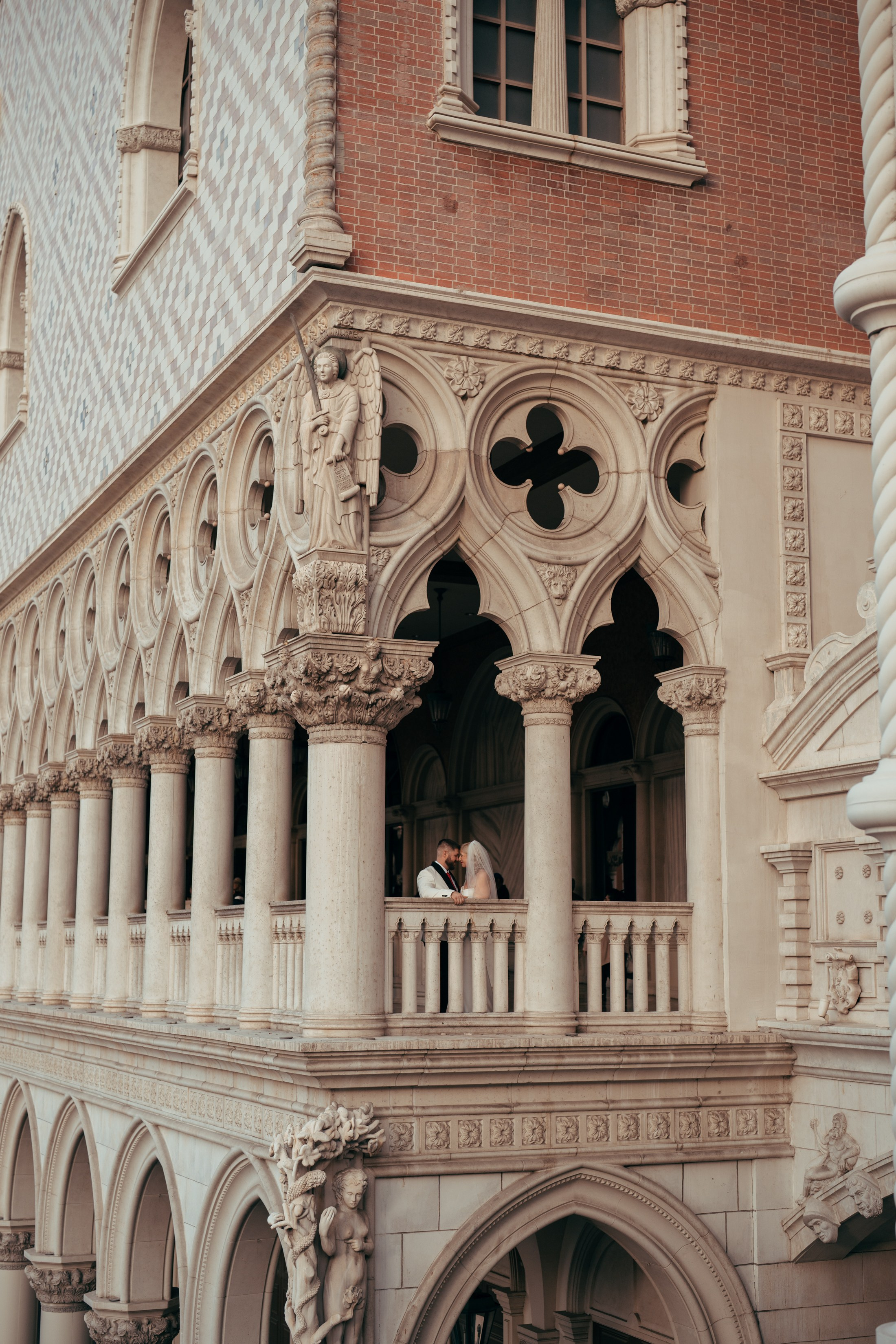 Chris&Holly. Wedding & elopement photographer Viktoriya Kravtsov. Las Vegas