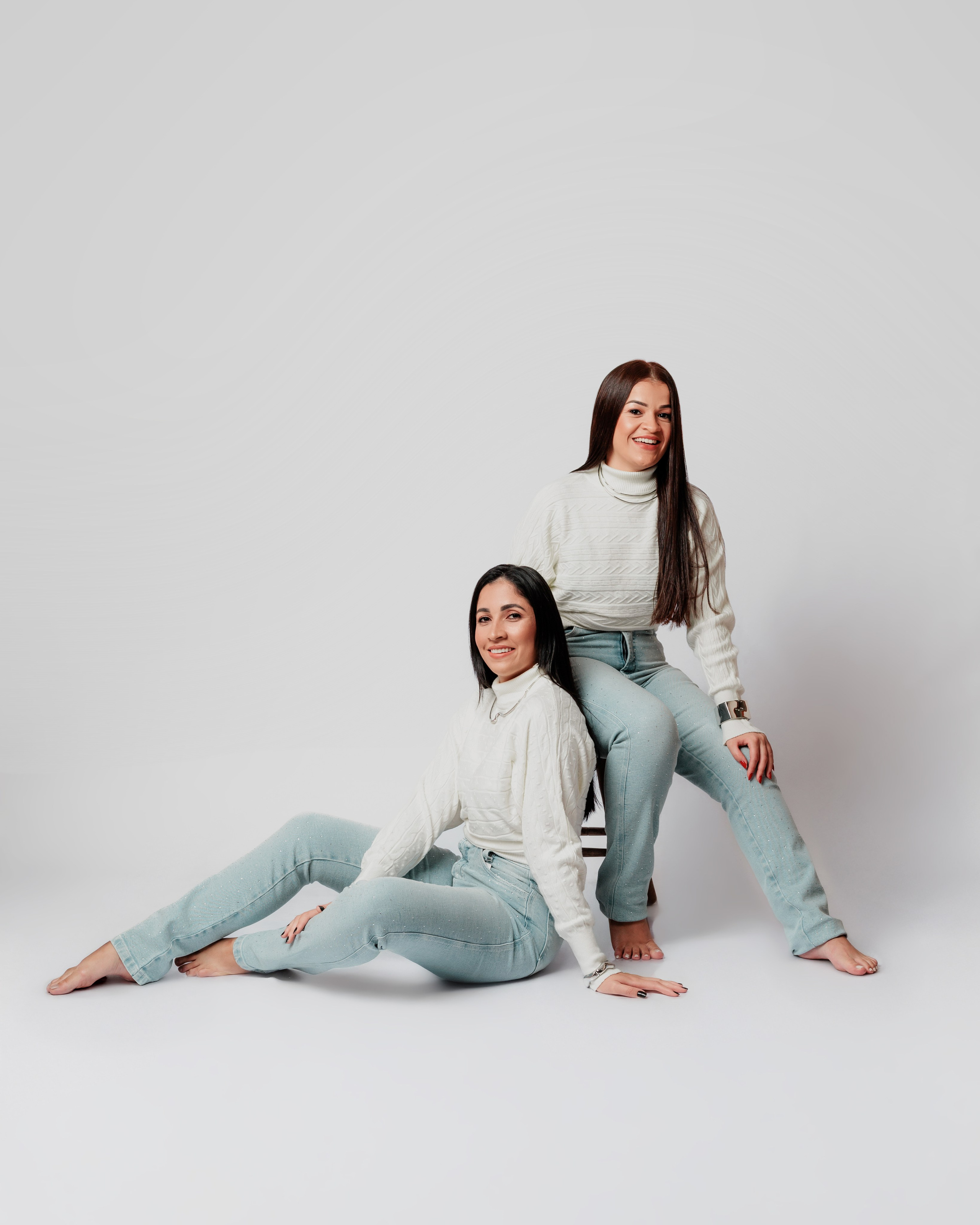 2025 | Cristiane e Cristina — Ensaio — Estudio. Denis Damasceno | Fotografia