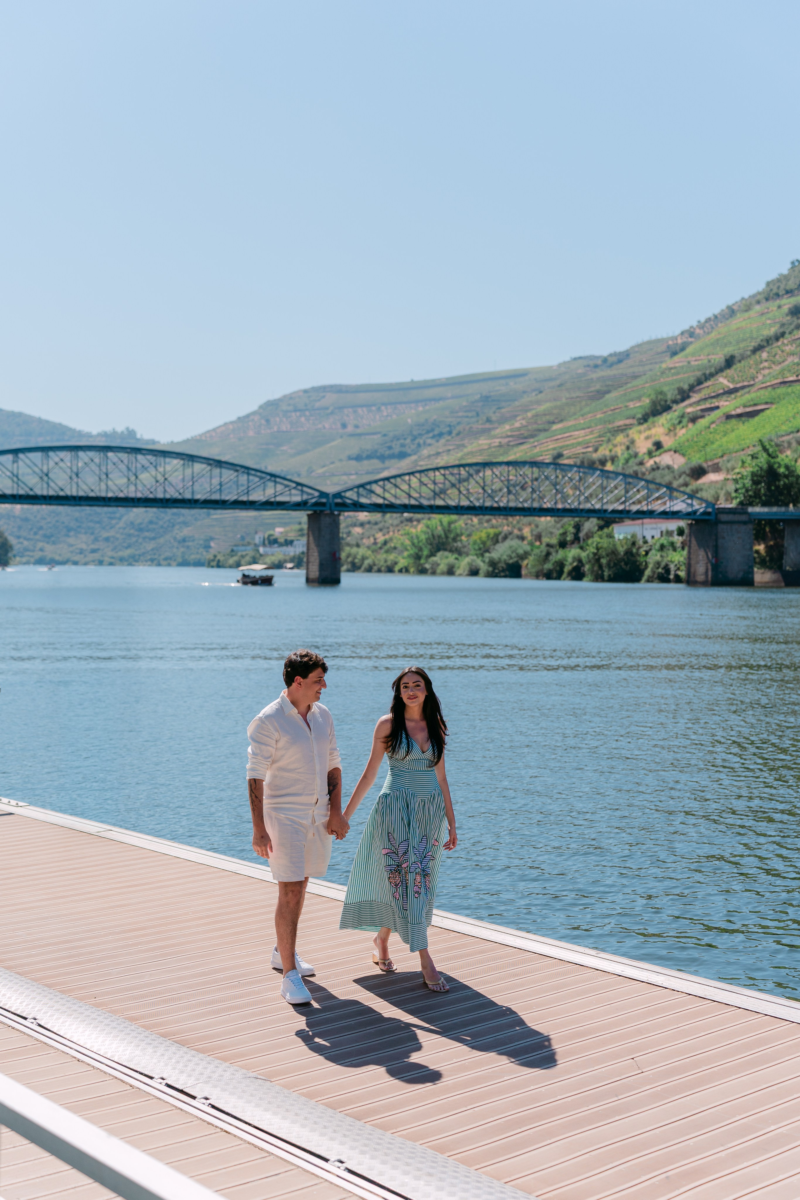 Wedding Proposal at Douro Valley — Arthur & Ana. Wedding & destination wedding photographer in Porto, Portugal — Davi Valente | Lisbon, Douro Valley, Rome, Tuscany & Lake Como