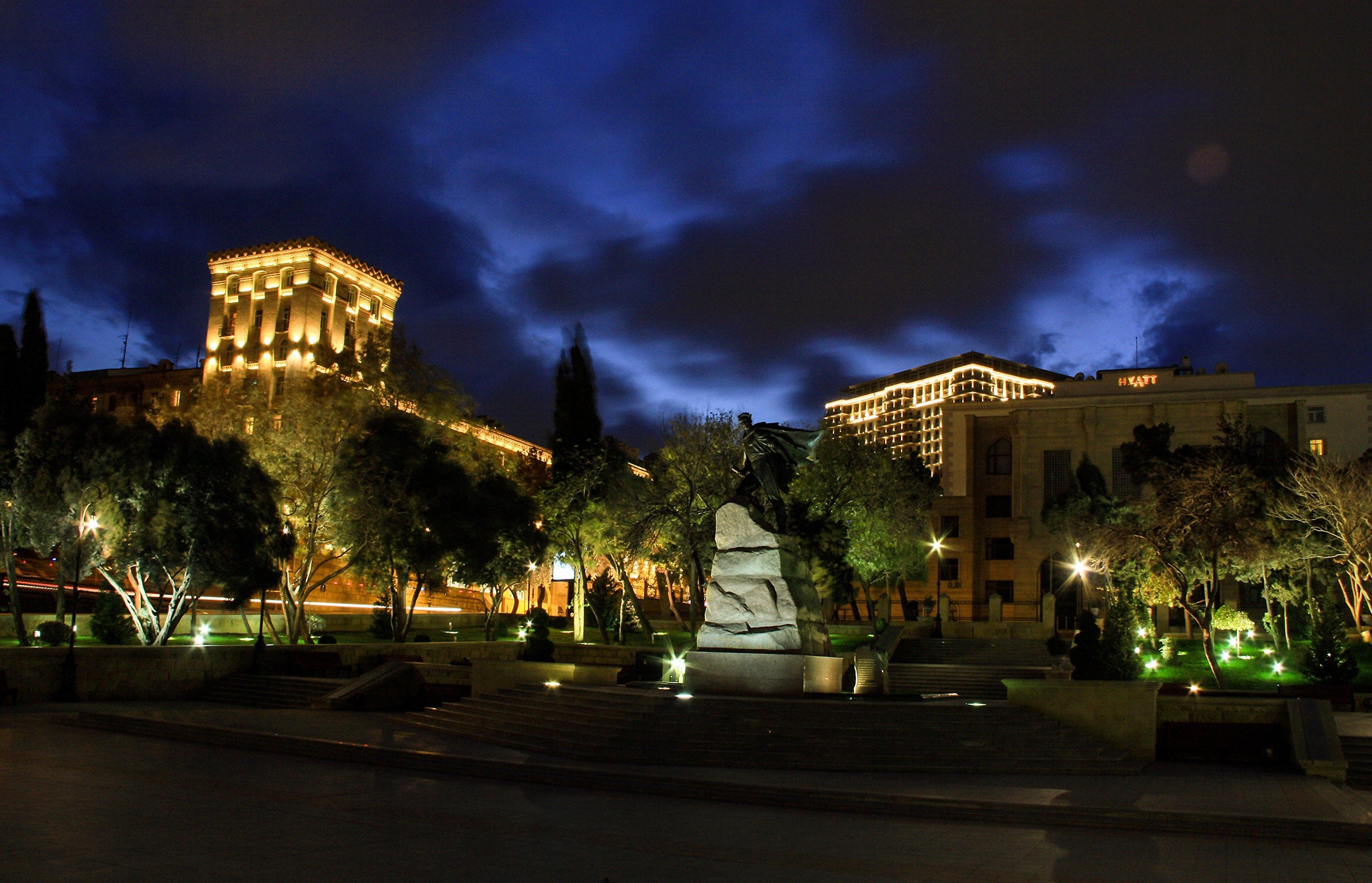 Singles. BNW Around Photography