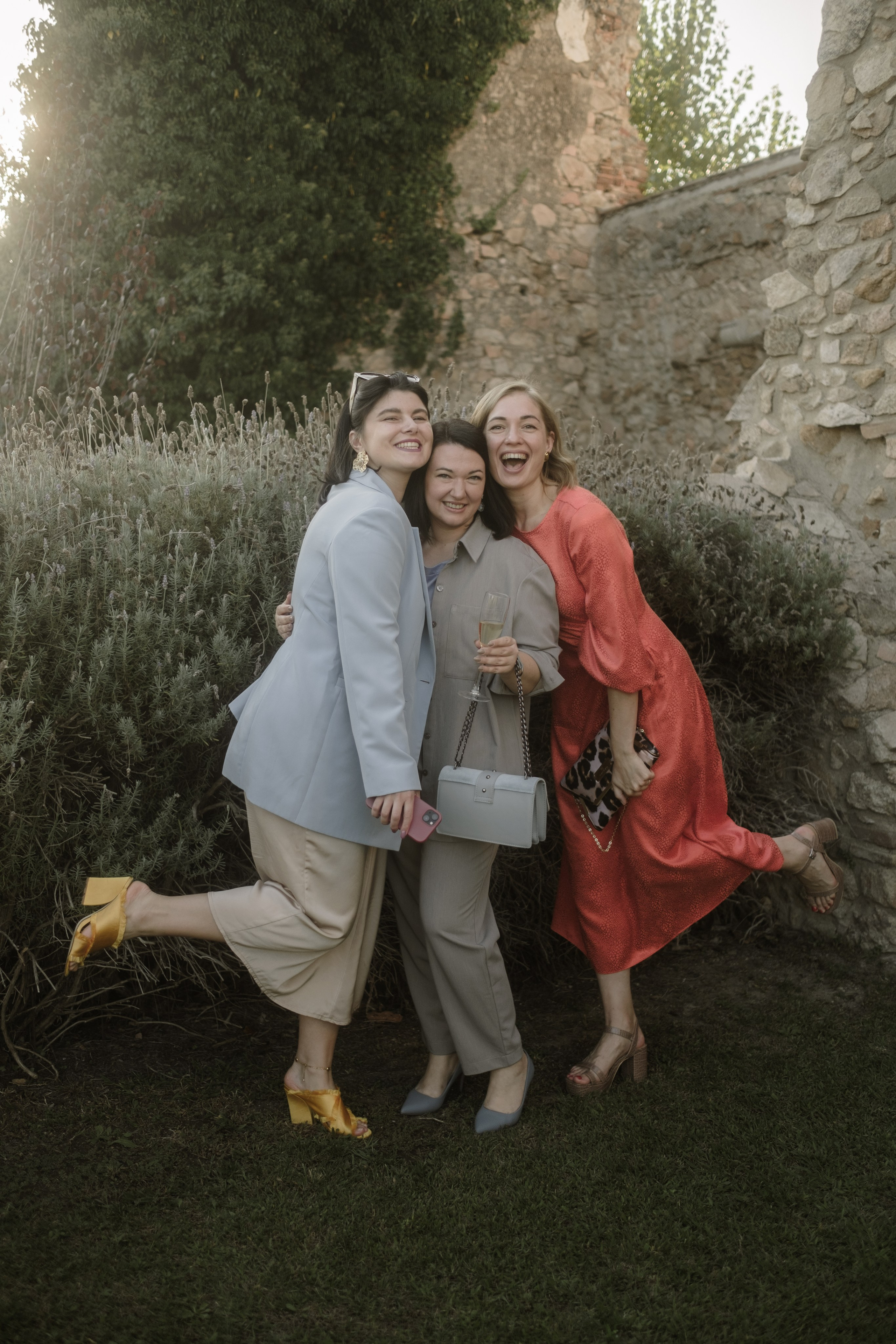 Svetlana & Alman. Monestir Sant Salvi. Paola fotógrafo / videografo de bodas en Barcelona