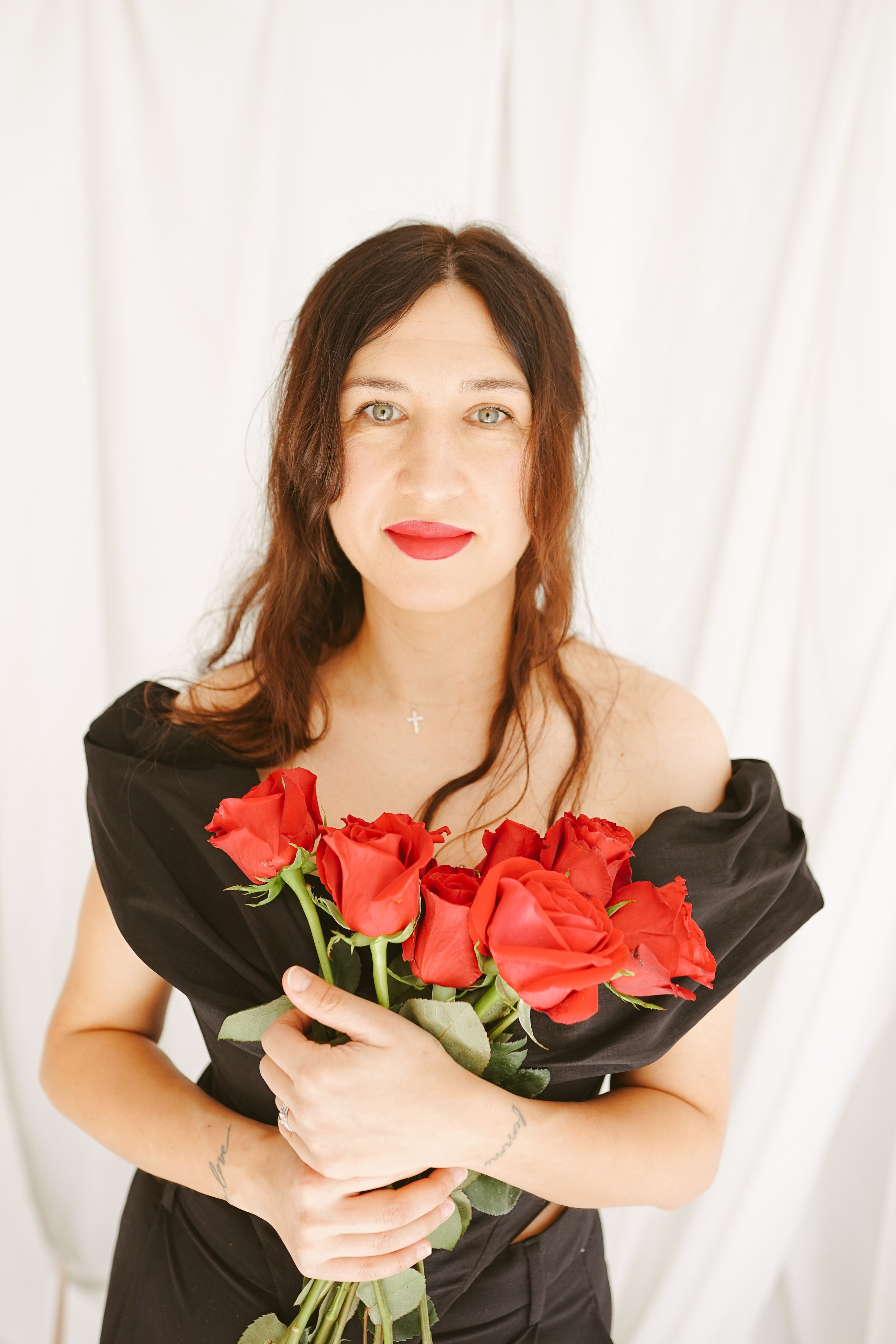 Fotografie de Portret Brașov | Artist Mădălina Beda. Madalina Beda- Artist vizual, fotograf, doula la nastere, consultant babywearing Brasov si in toata tara