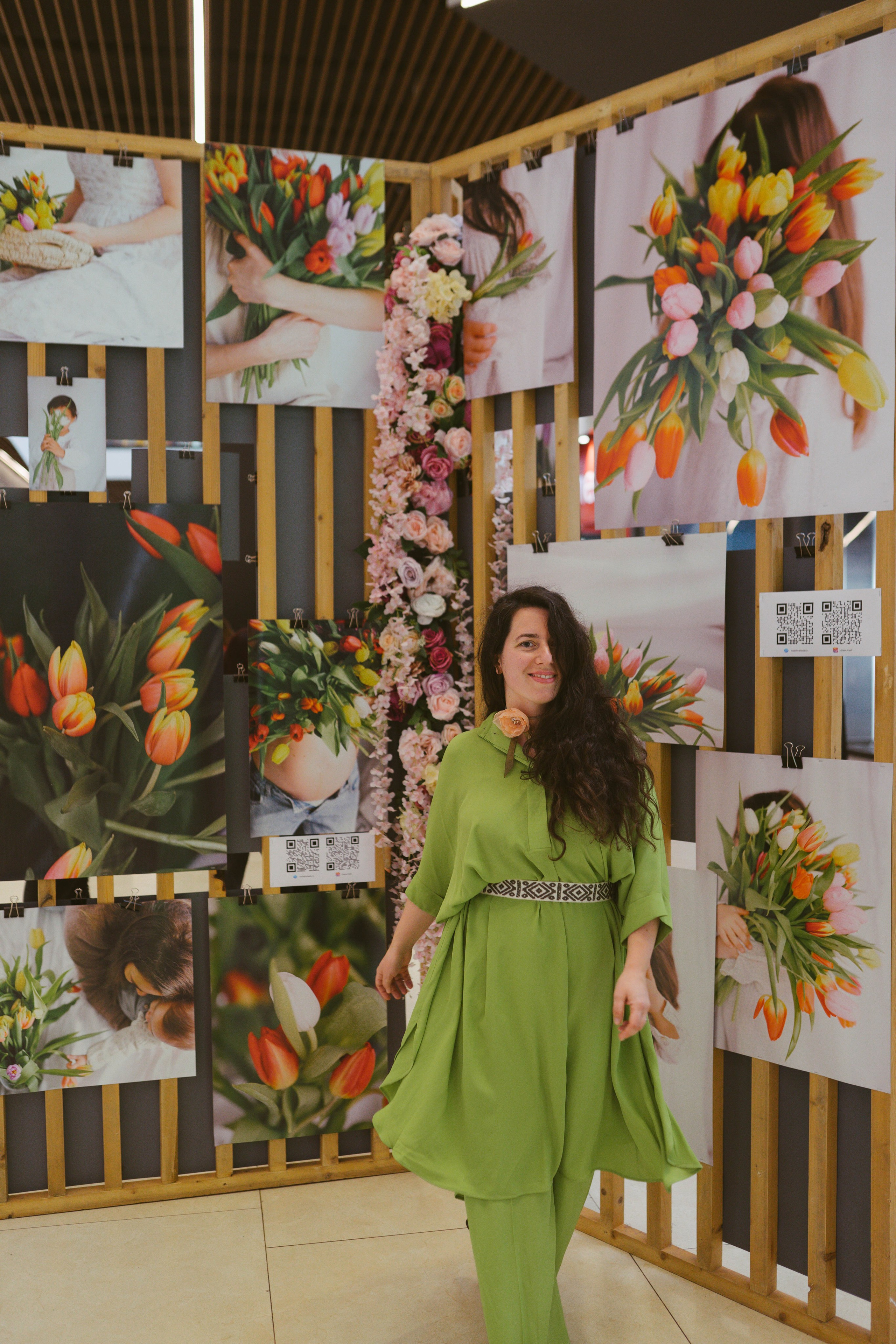 Expozitie Fotografie AFI BRASOVA fi Primăvară: Manifest Vizual despre Viață | Mădălina Beda. Madalina Beda- Artist vizual, fotograf, doula la nastere, consultant babywearing Brasov si in toata tara