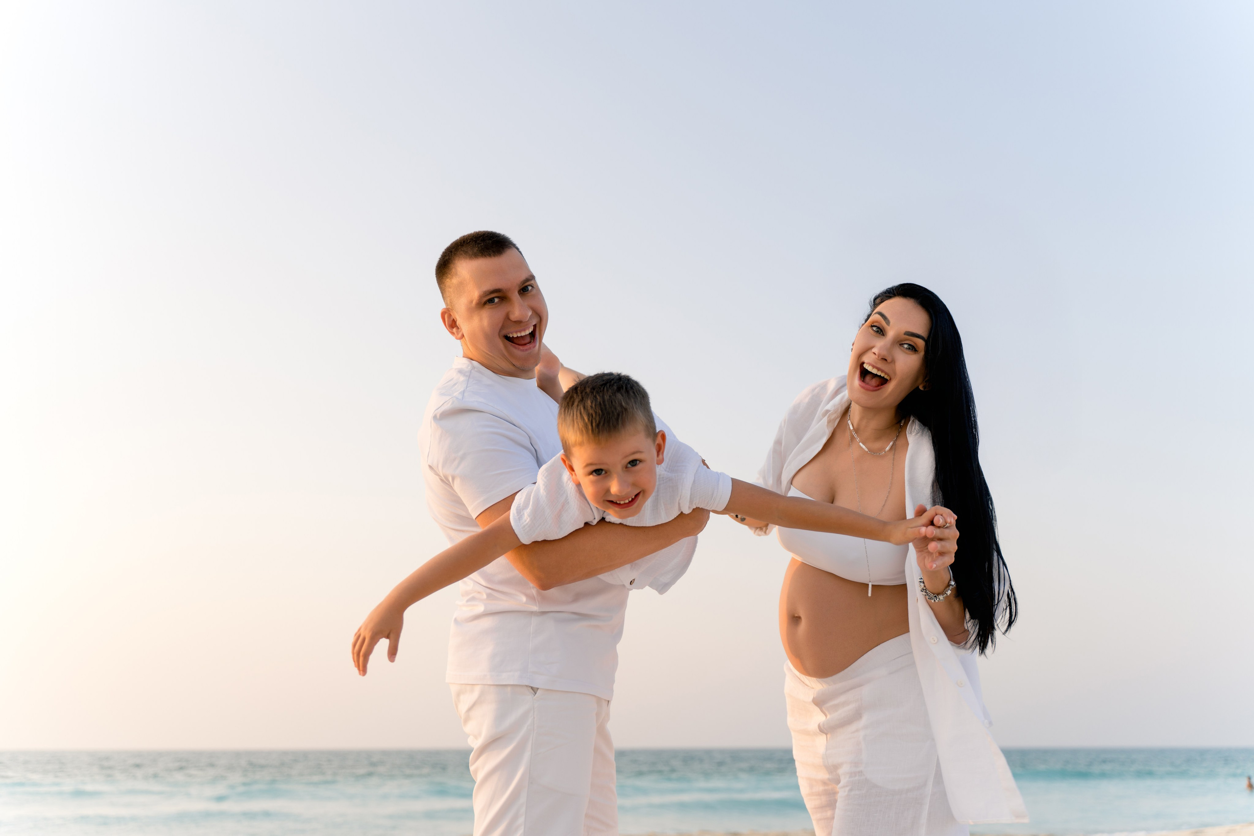 Family Photoshoot on&nbsp;the Beach in&nbsp;Abu Dhabi