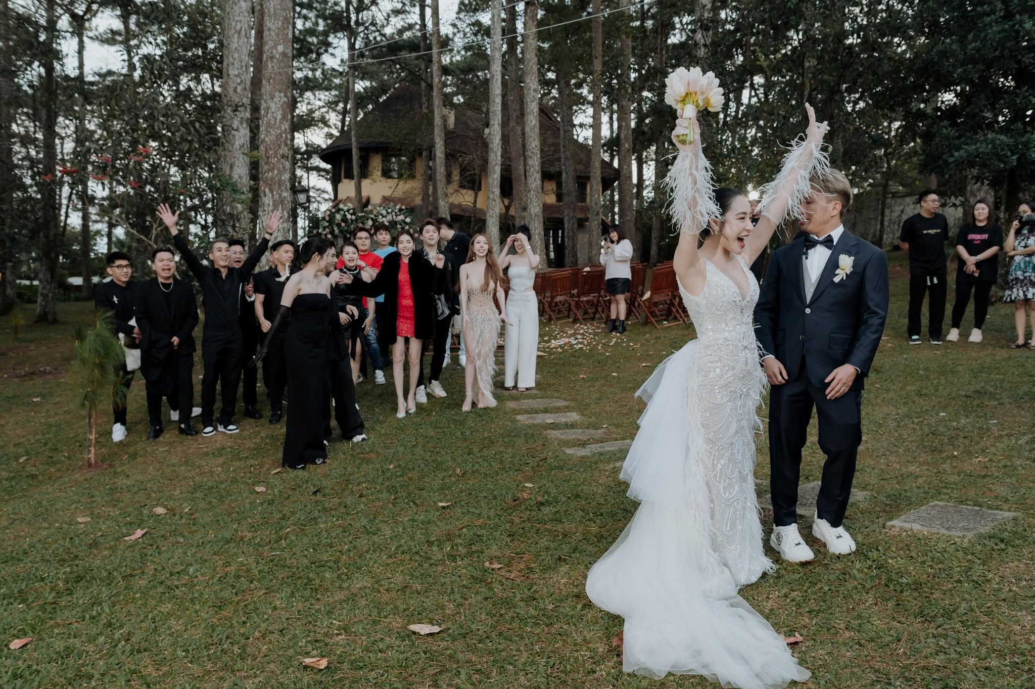 𝐃𝐄𝐍𝐍𝐈𝐒 ⓐⓝⓓ 𝐓𝐈𝐍𝐘/Destination Wedding. Nhiếp ảnh gia đám cưới hàng đầu tại Thành Phố Hồ Chí Minh