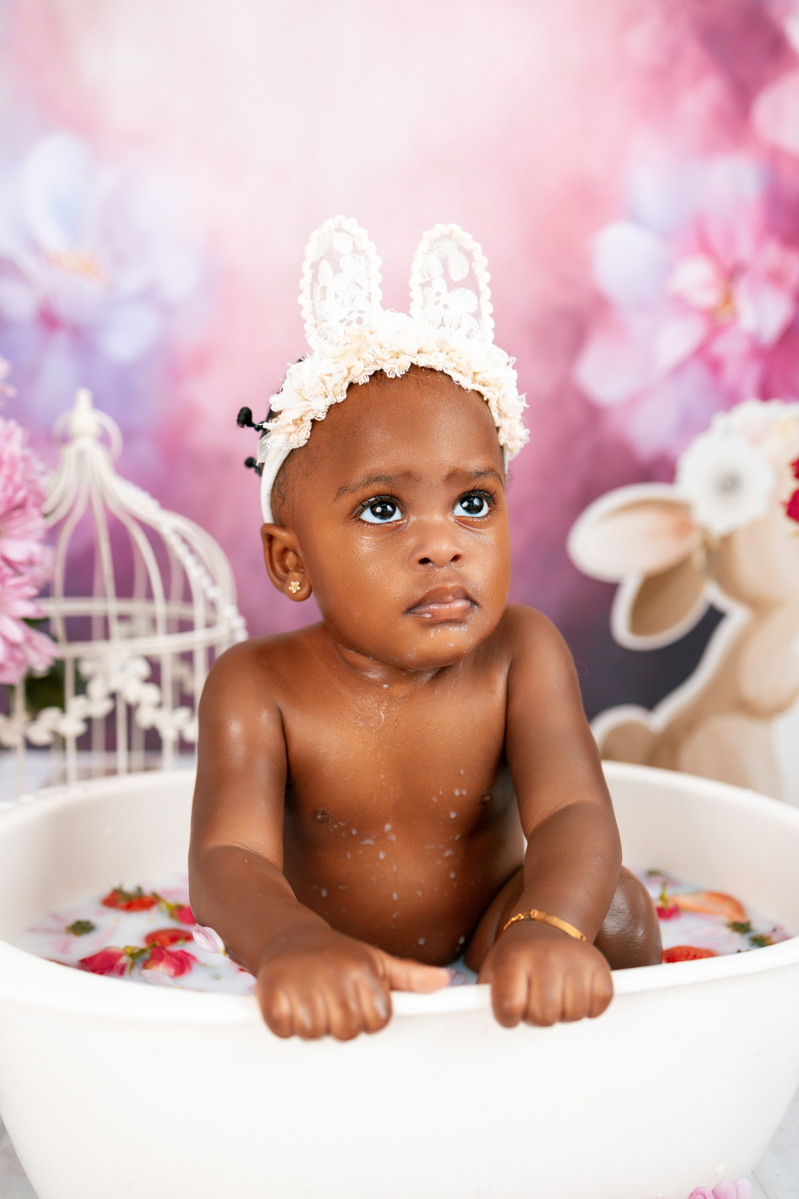 Milk bath. Anaeliseevaphoto.com