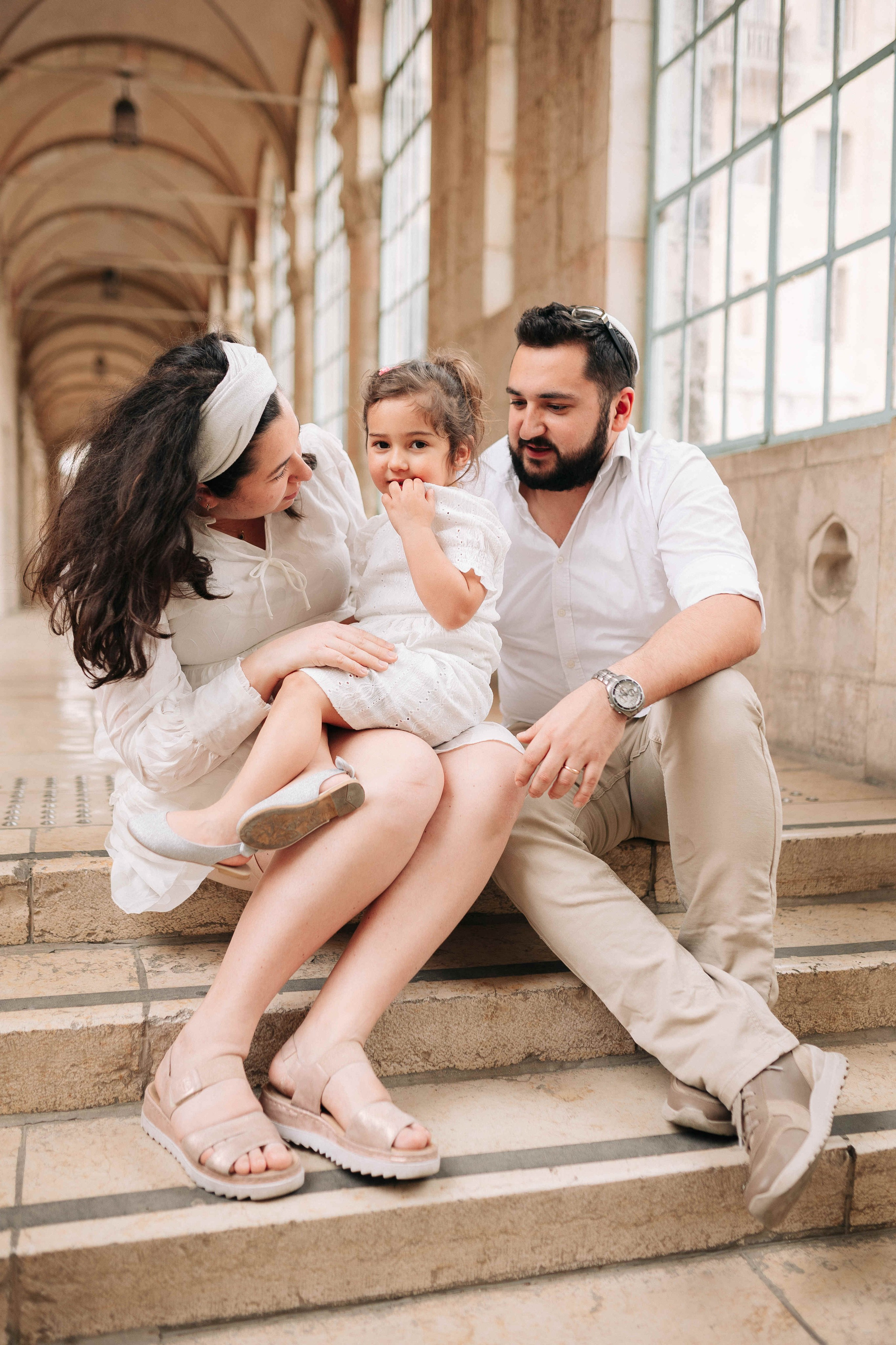 EXPECTING A BABY, JERUSALEM. PHOTOGRAPHER IN ISRAEL