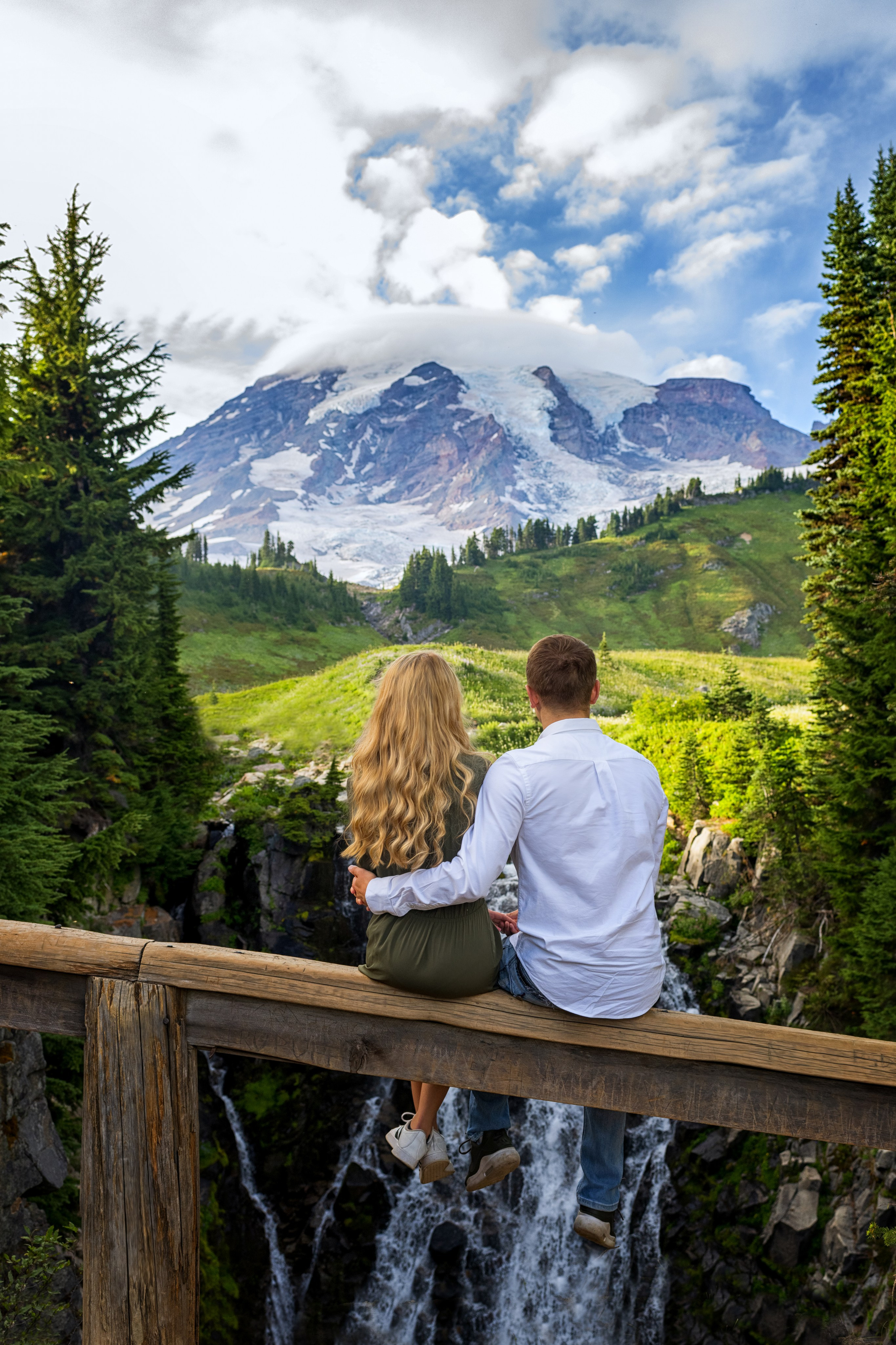 Aleks & Vika. Wedding & family photography in Seattle area. Helen Michelle photographer