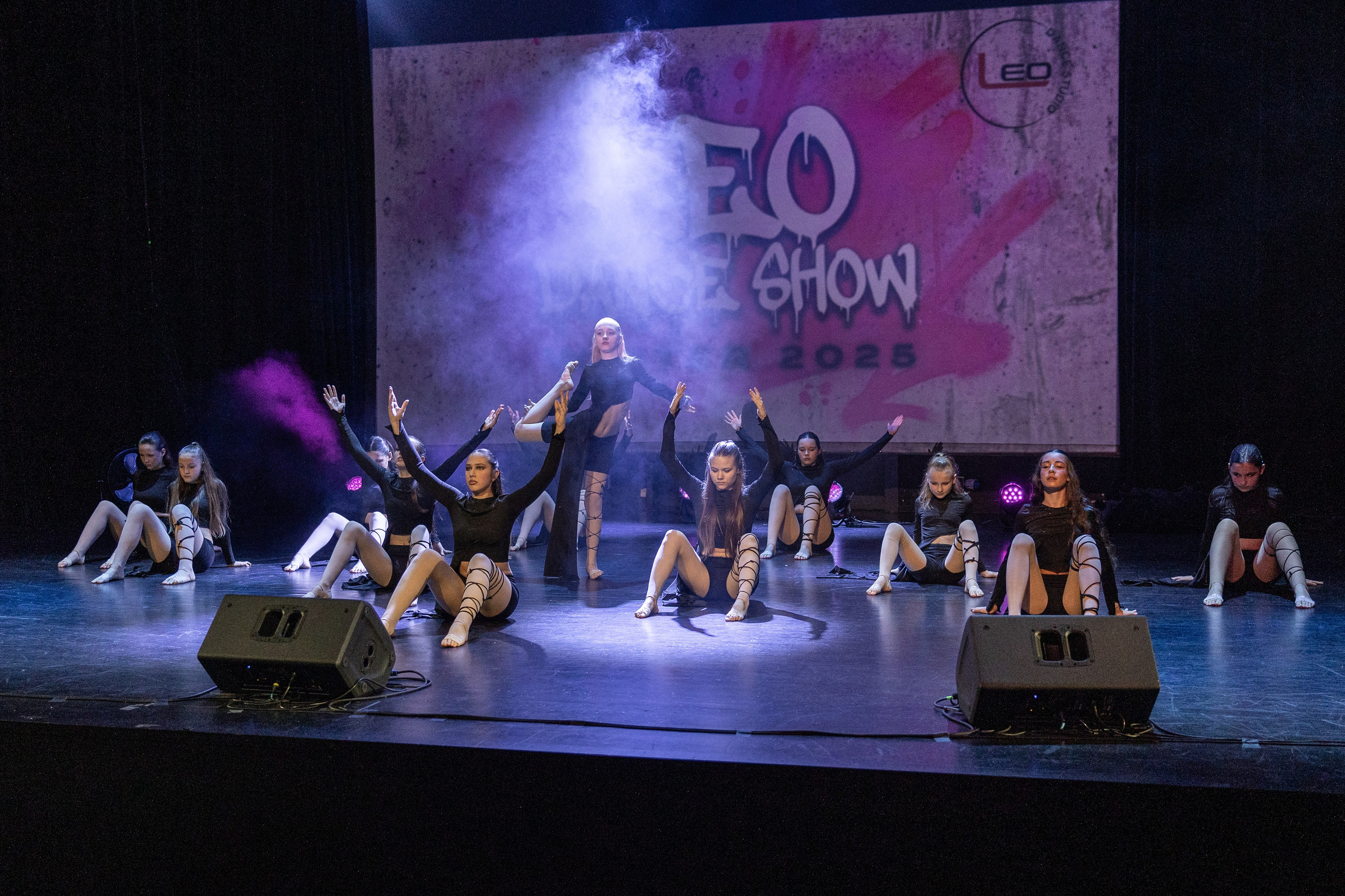 LEO DANCE SHOW WINTER 2025. Семейный и детский фотограф в Варшаве Мила Бобровская