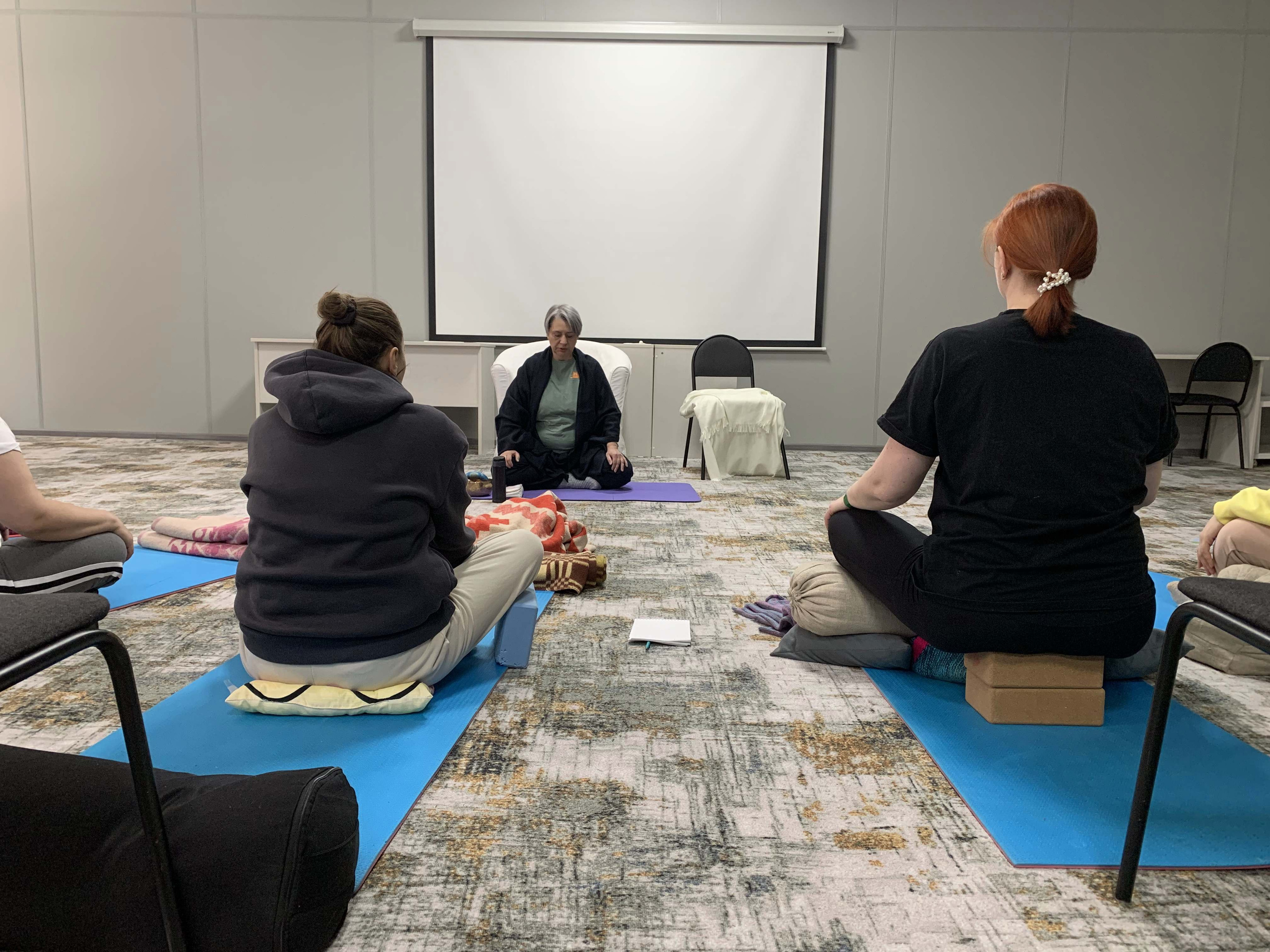 Отзыв Марины Антоновой на ретрит «42 часа тишины» и работу инструктора. Change4Life: медитации, выгорание, мягкие навыки, ретриты