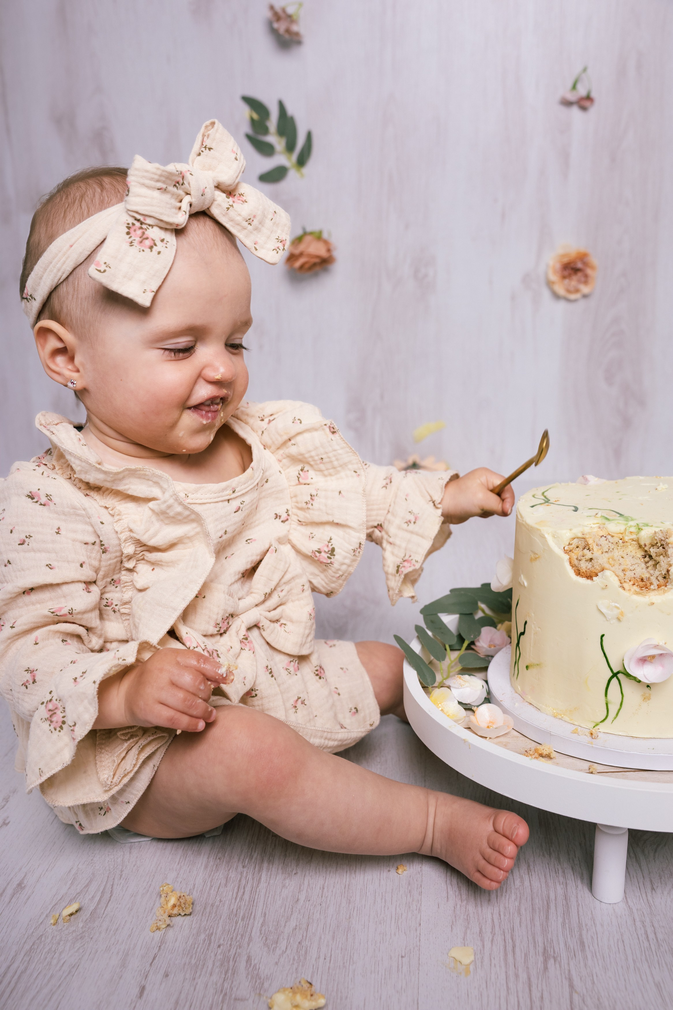 Mash cake focení — sladká oslava 1. narozenin. Lifestyle a rodinná fotografka v Pisku Oxana Telupilova