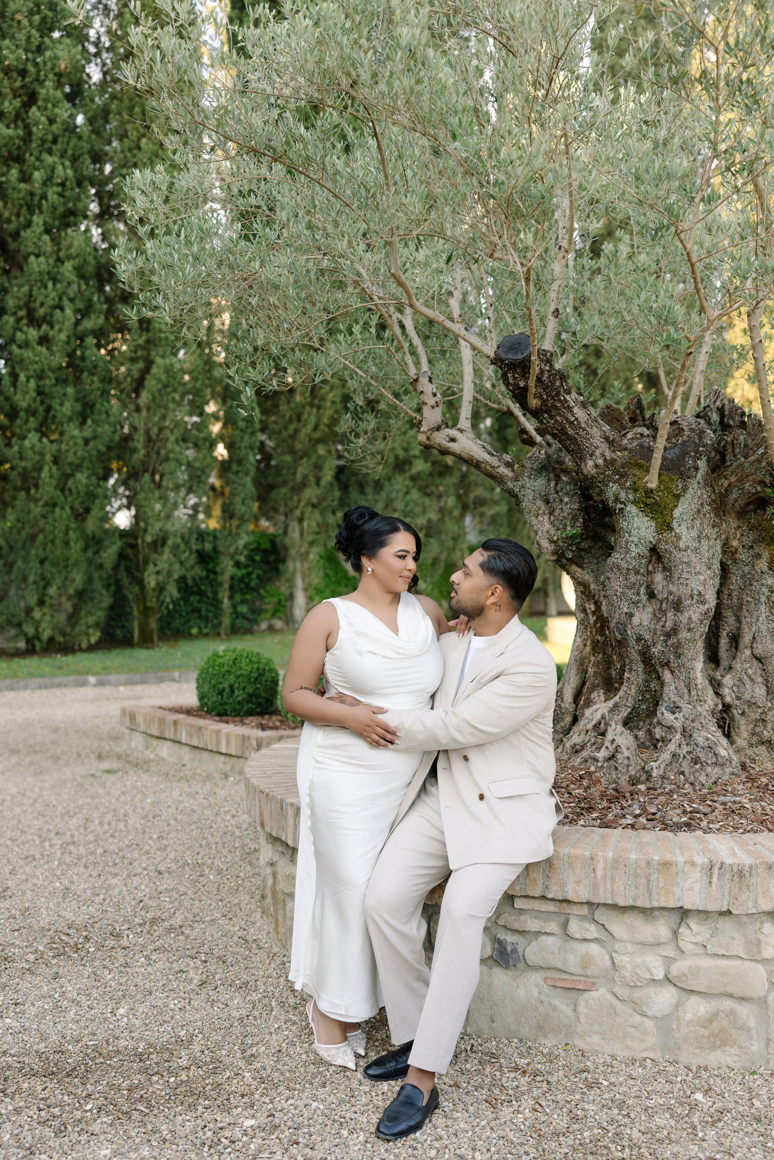 Pre-wedding in Tuscany. Wedding photographer Italy