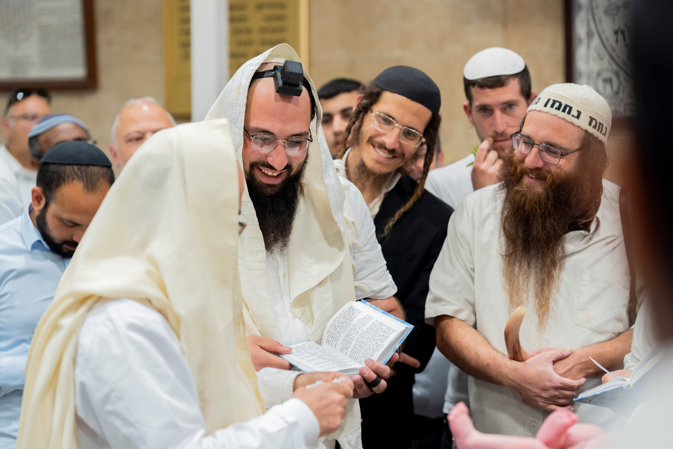 הברית של נחמן חזן. יוסף מזרחי צילום חתונה, ברית וזוגיות. צלם מקצועי שאוהב להוציא אתכם הכי יפים ברגעים הכי מרגשים