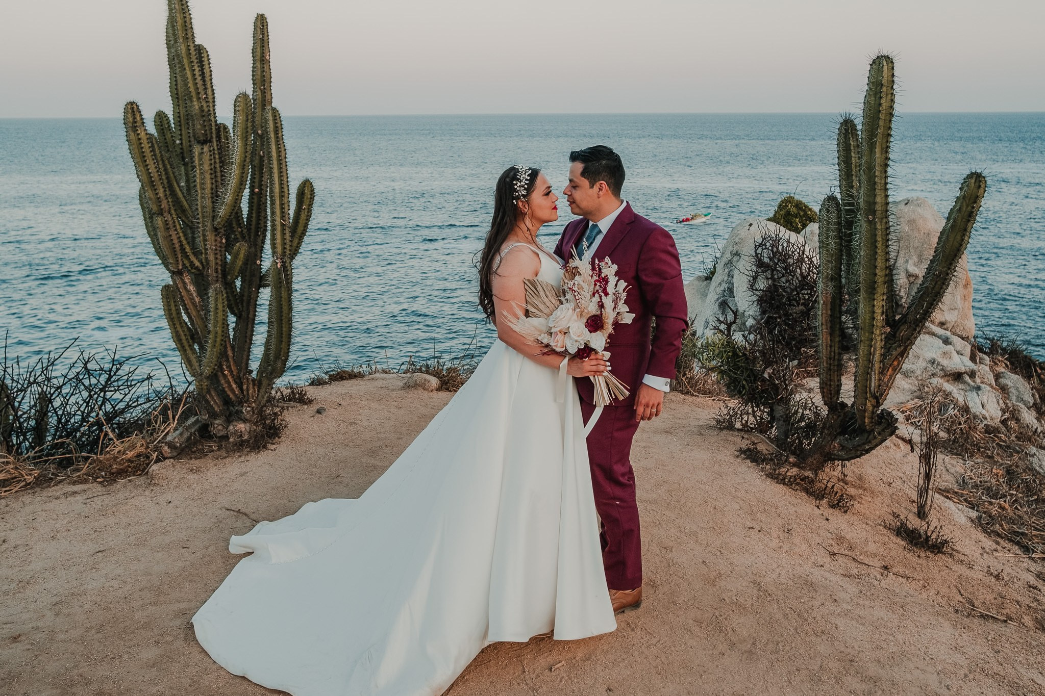 Silvia & Julio / Huatulco. Wedding and family photographer in Mexico City