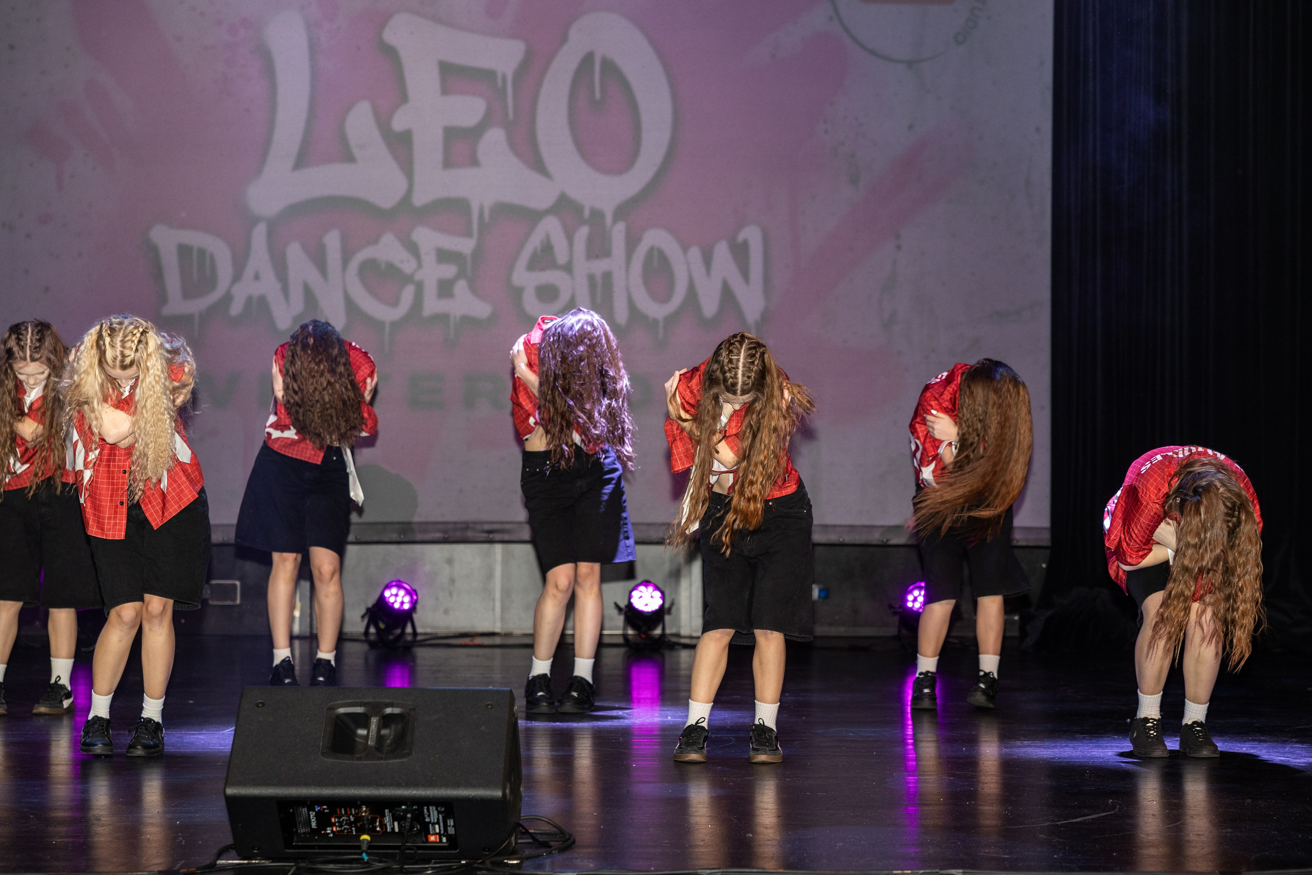 LEO DANCE SHOW WINTER 2025. Семейный и детский фотограф в Варшаве Мила Бобровская