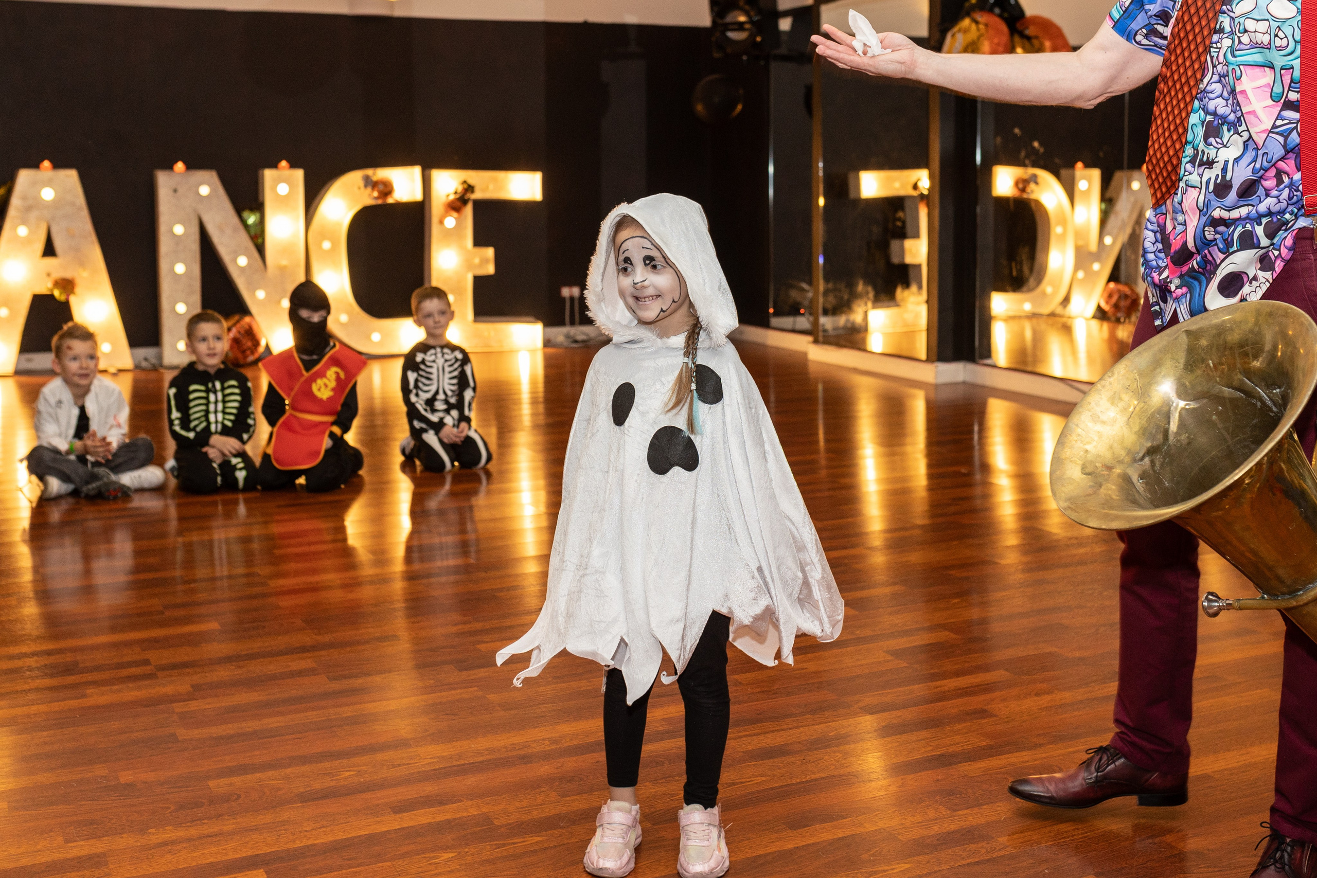 Leo dance studio Helloween 2025. Семейный и детский фотограф в Варшаве Мила Бобровская