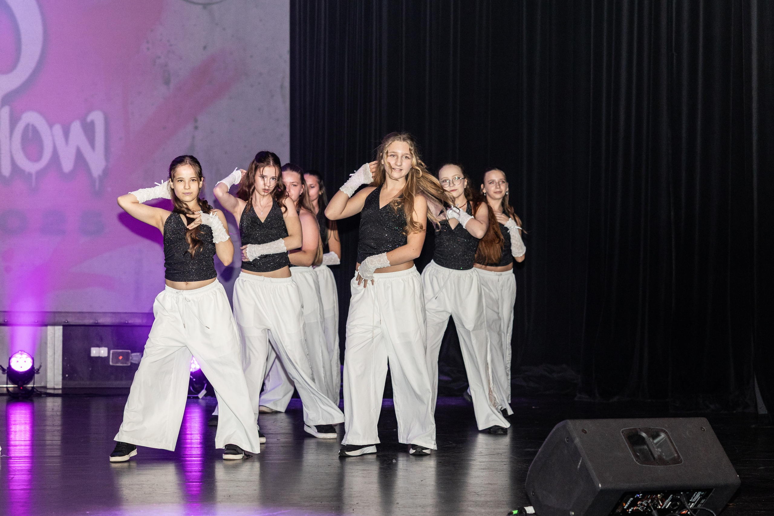 LEO DANCE SHOW WINTER 2025. Семейный и детский фотограф в Варшаве Мила Бобровская