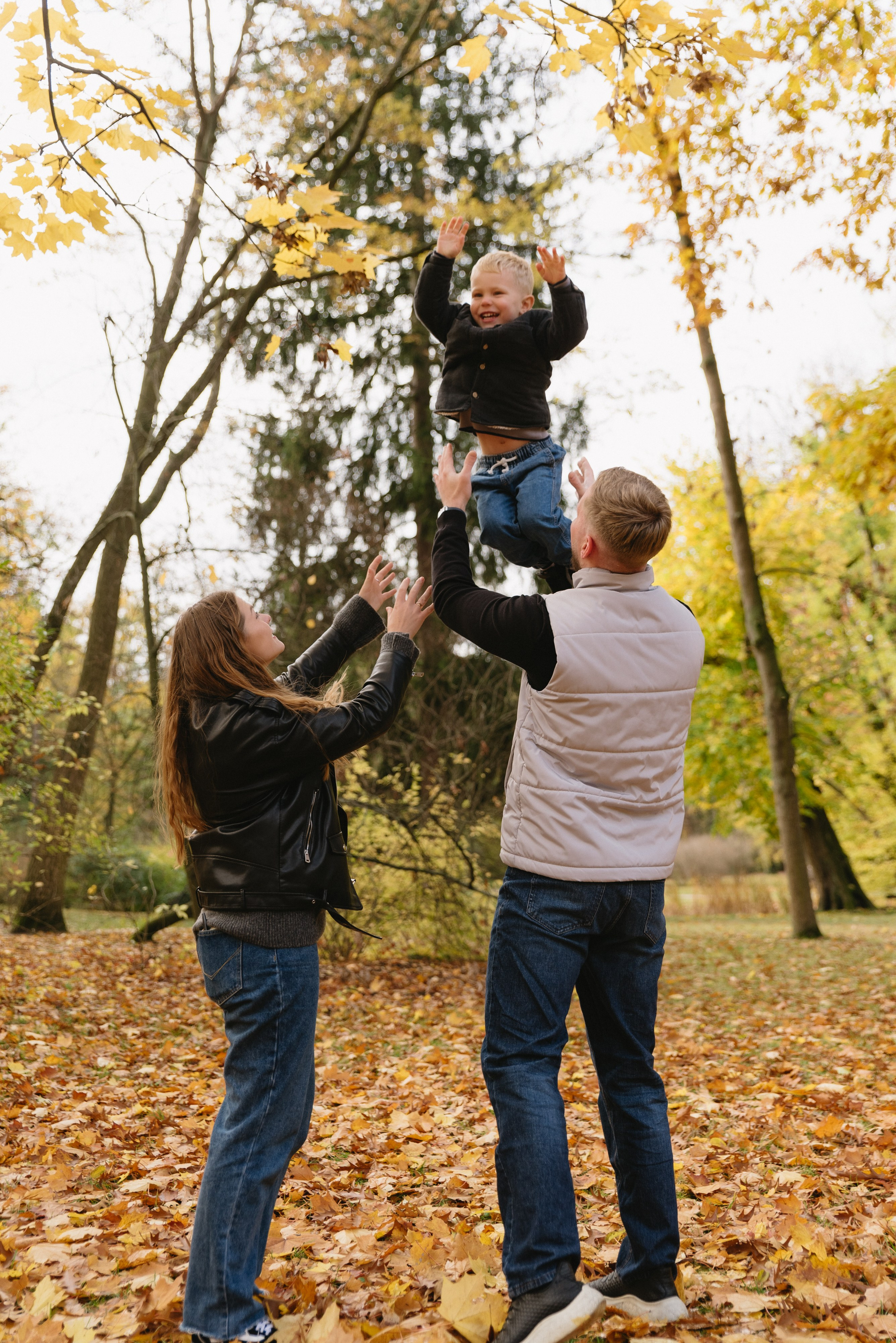 Sesja rodzinna Hanna, Vlad & Matvei. Eugene Save – Fotograf Ślubny i Rodzinny | Warszawa i Cała Polska