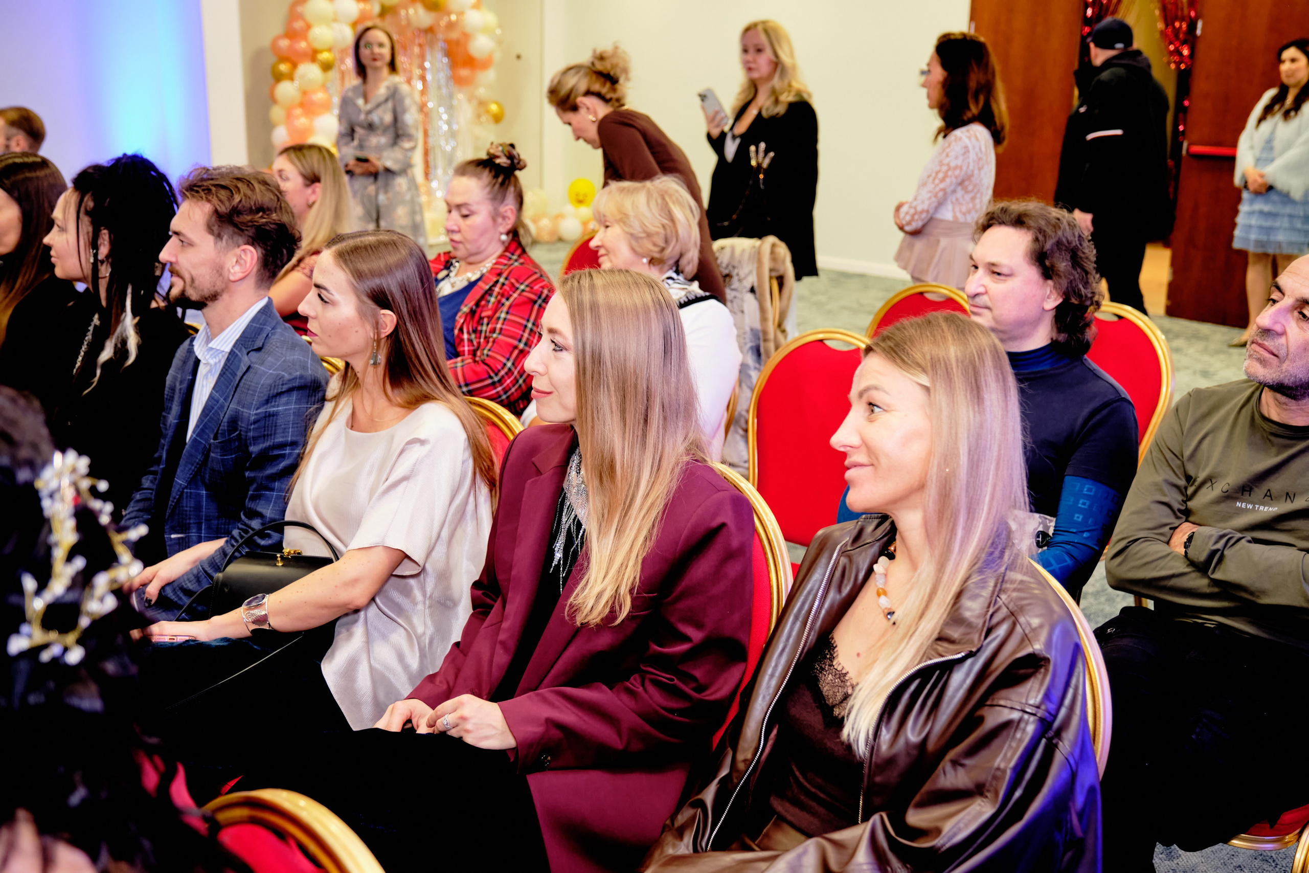 Фоторепортаж з благодійного Новорічного балу у Чорногорії. Портретний фотограф Альона Новгородцева