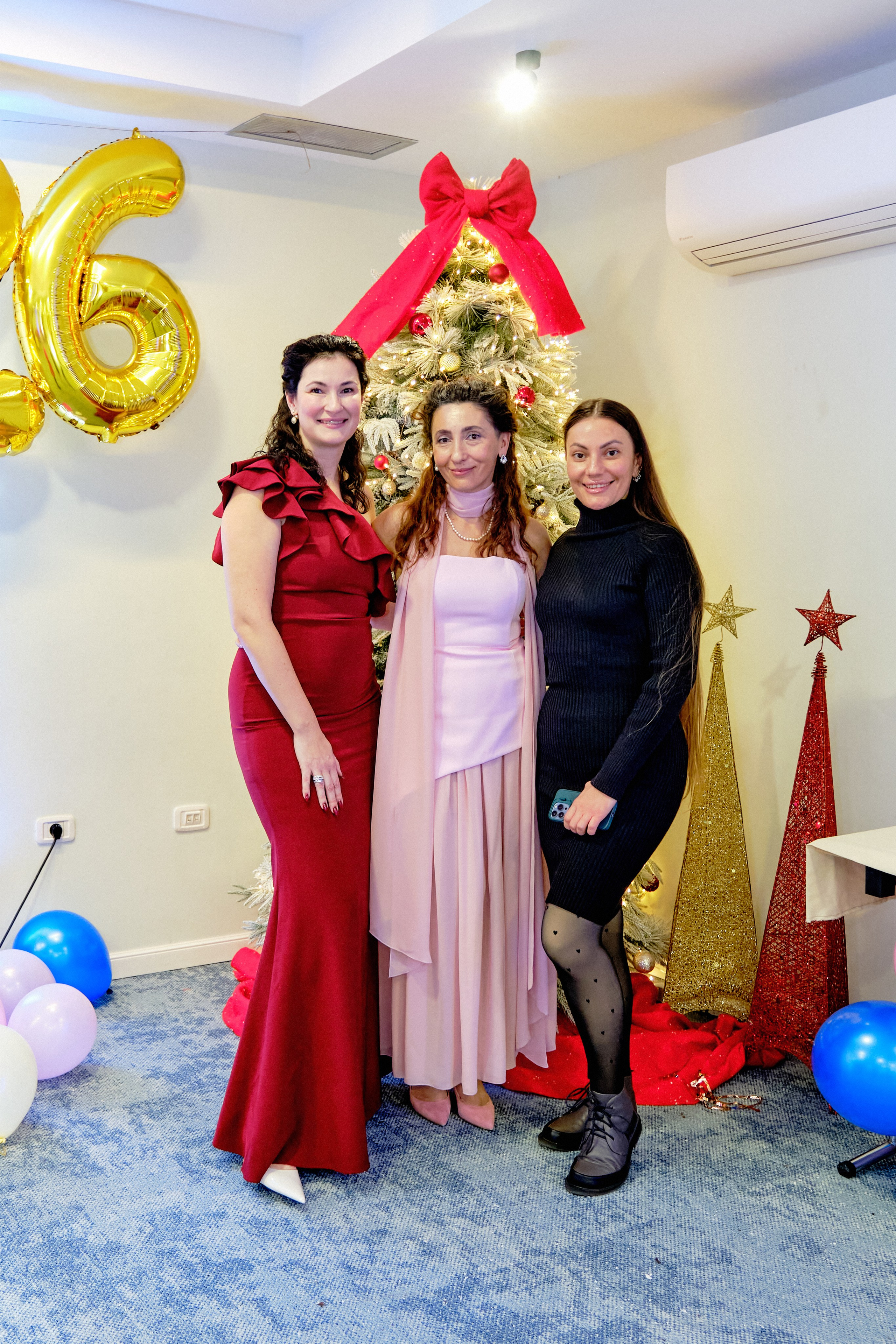 Фоторепортаж з благодійного Новорічного балу у Чорногорії. Портретний фотограф Альона Новгородцева