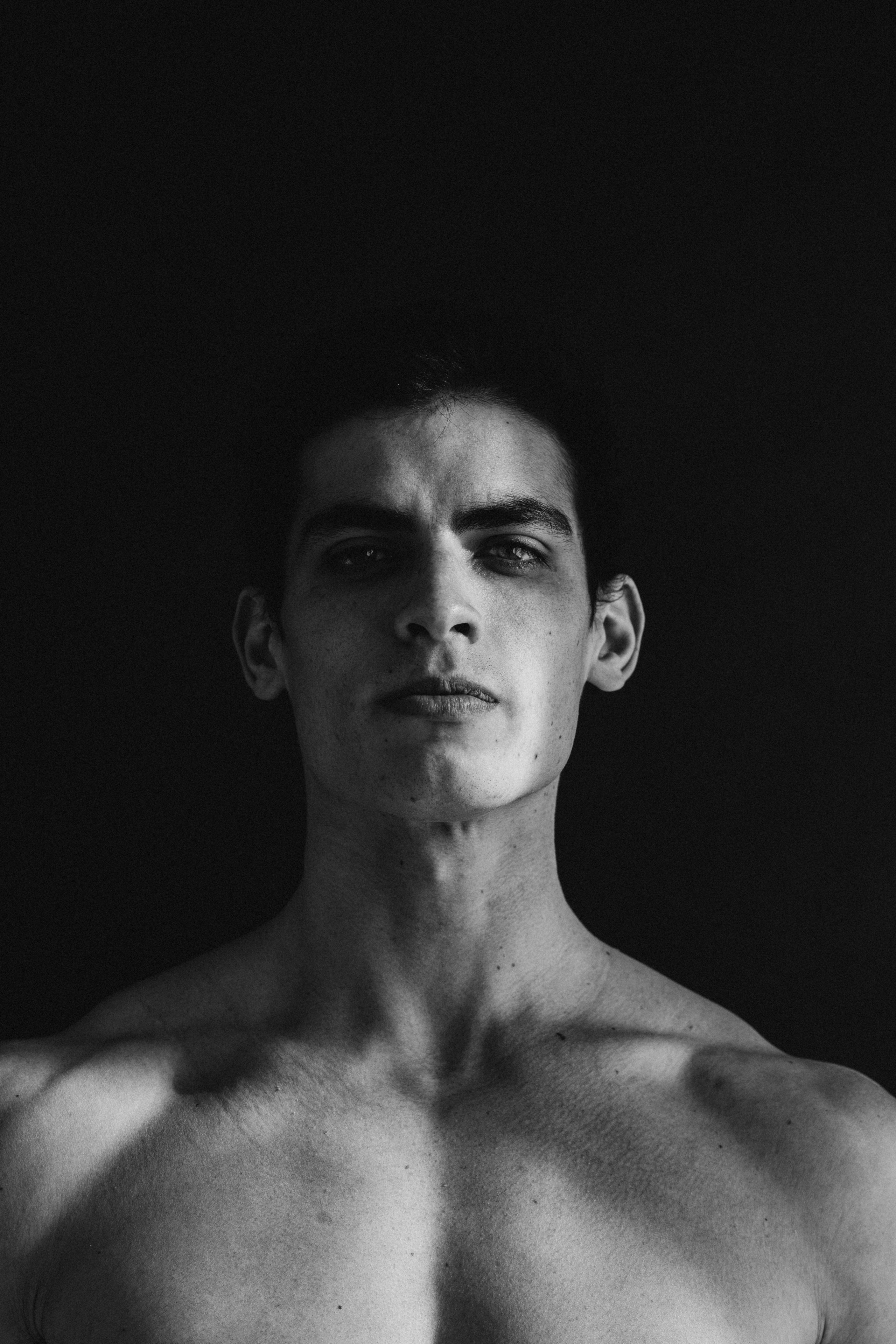 DANCERS. Victoria Olonen – Cinematic Portrait Artist | Helsinki & Europe