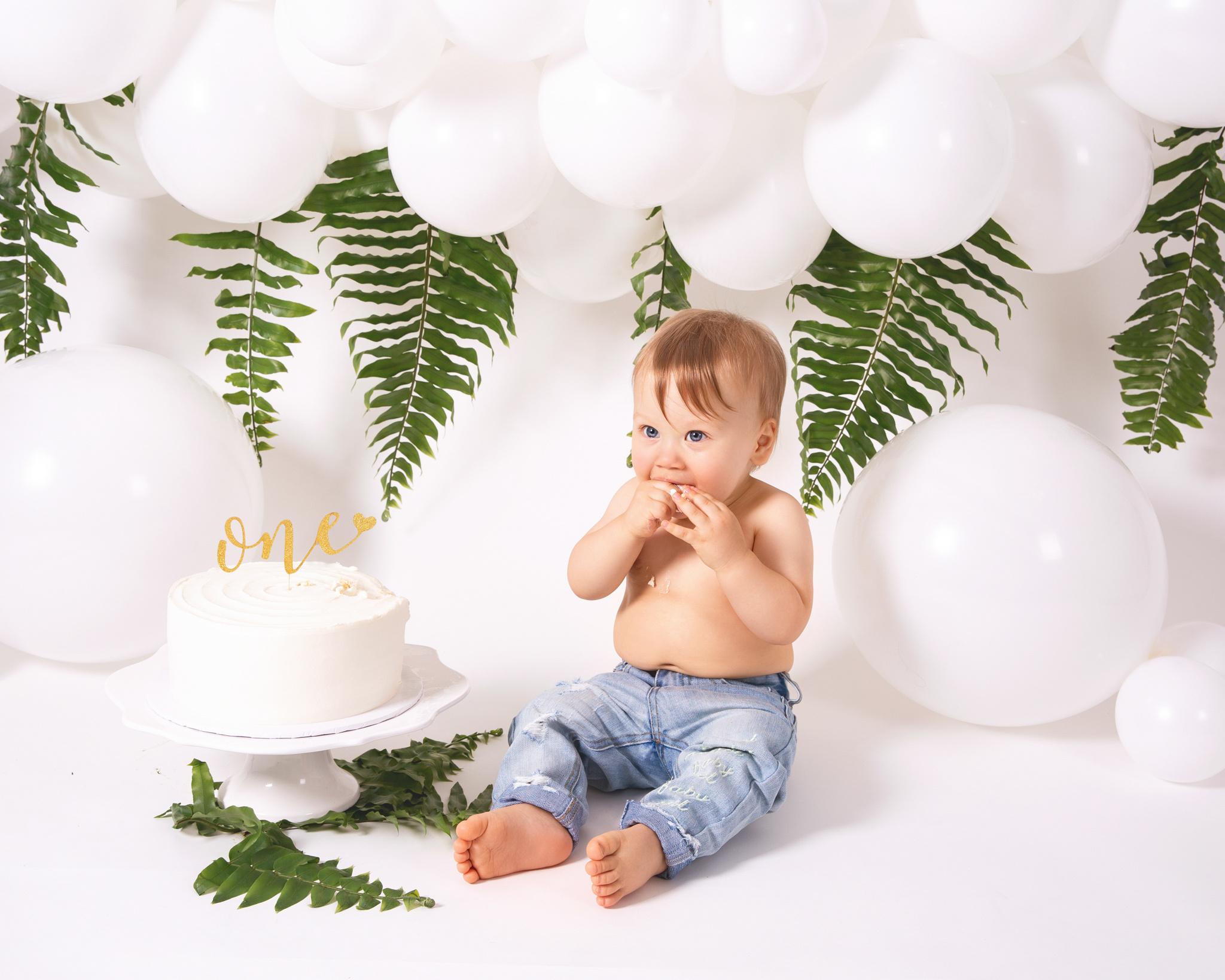 Smash cake photo session in Miami. Miami Family and Event Photographer