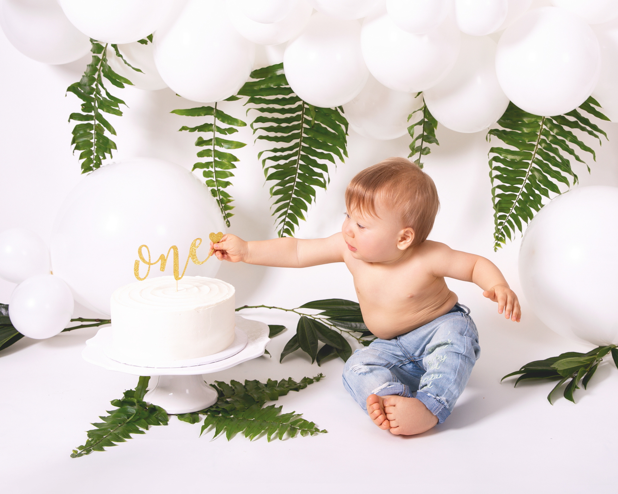 Smash cake photo session in Miami. Miami Family and Event Photographer