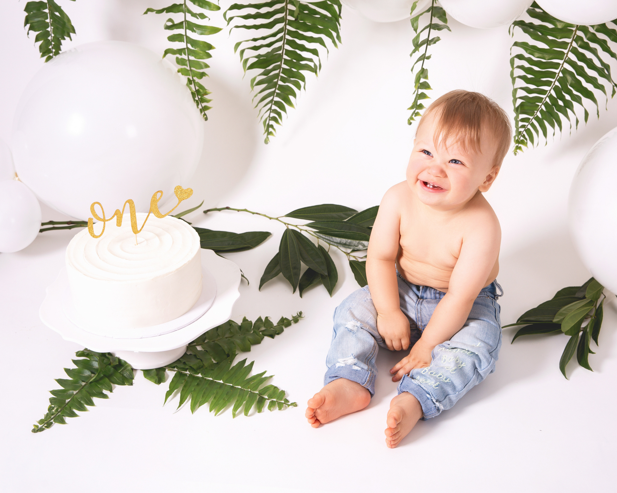 Smash cake photo session in Miami. Miami Family and Event Photographer