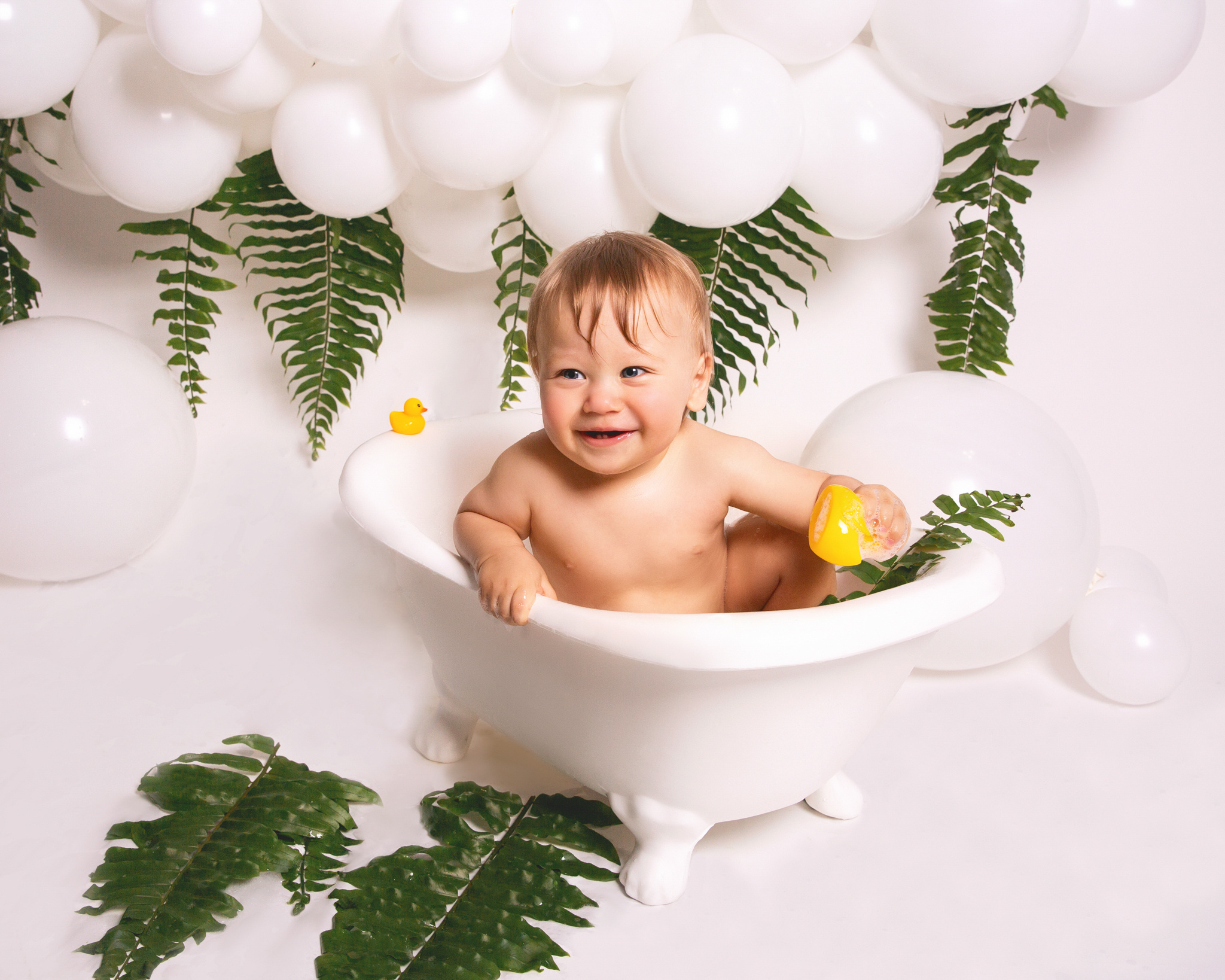 Smash cake photo session in Miami. Miami Family and Event Photographer