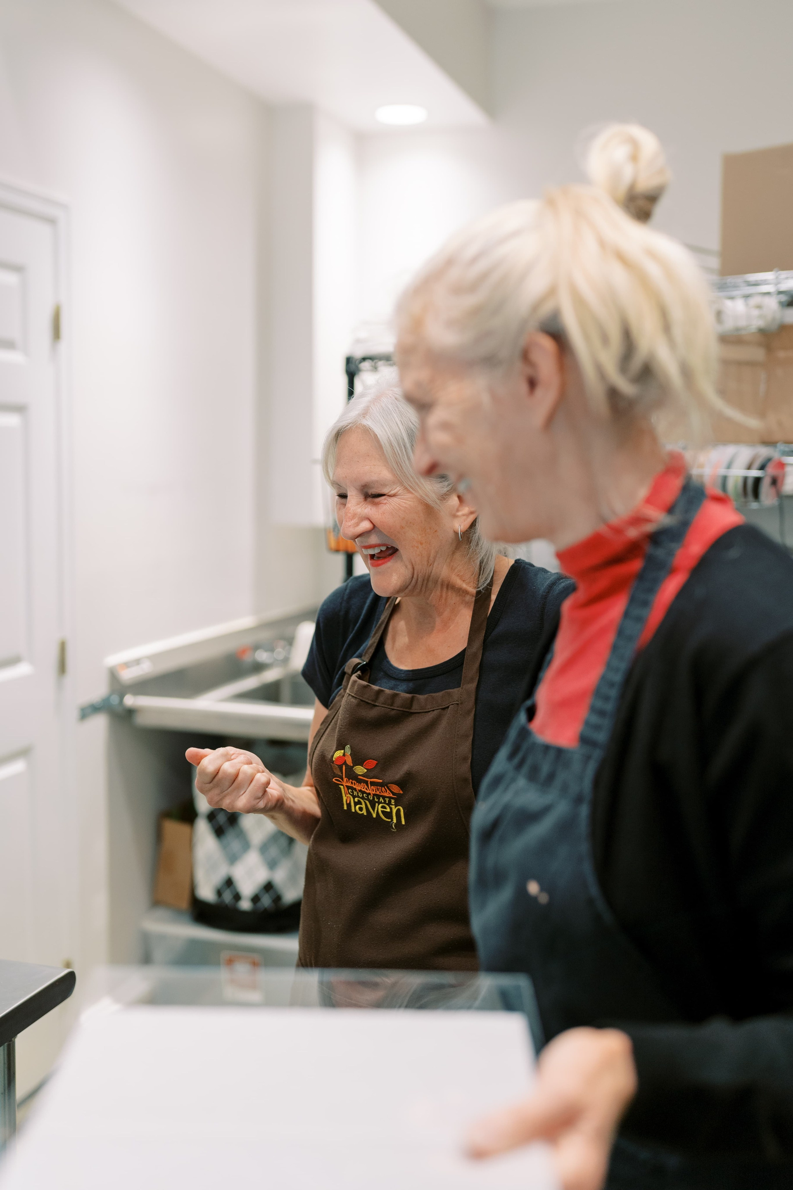 Event: Chocolate-Making Workshop. EVAN ARISTOV WEDDING PHOTOGRAPHY — Seattle Wedding Photographer