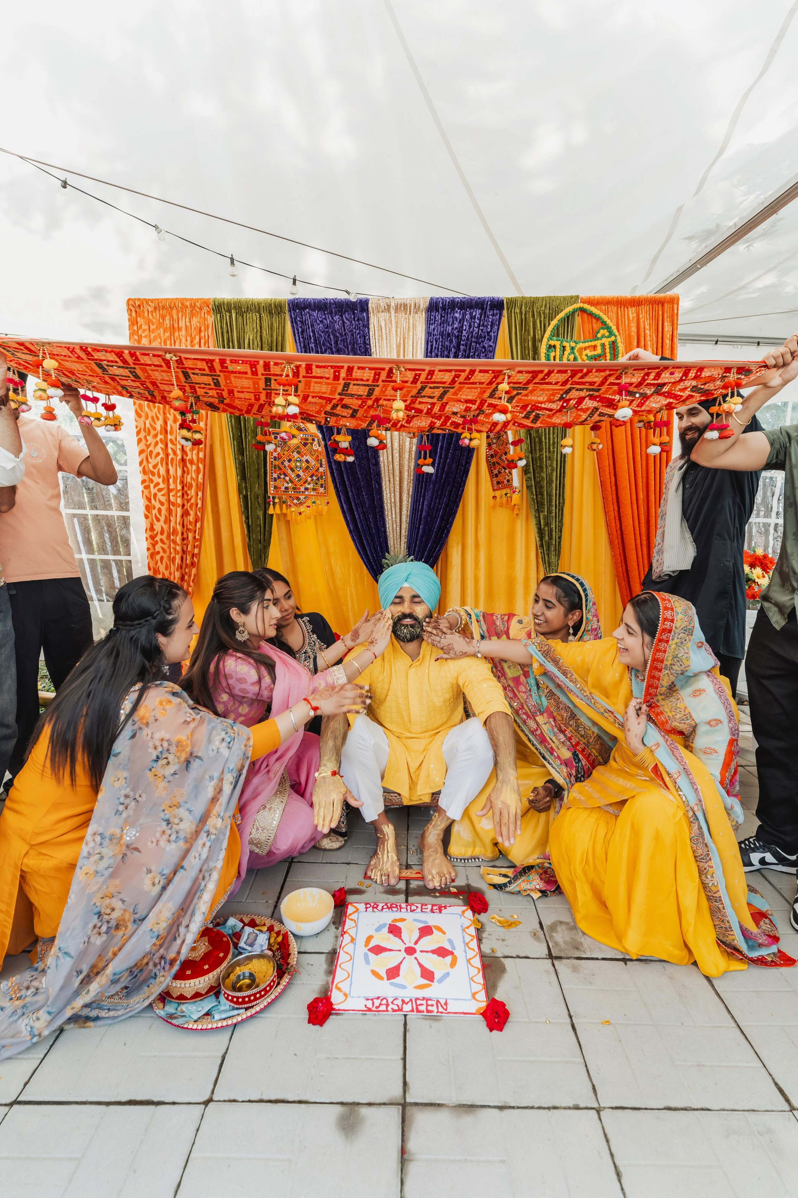 Gagan & Jasmeen. Wedding Photographer & Cinematographer studios