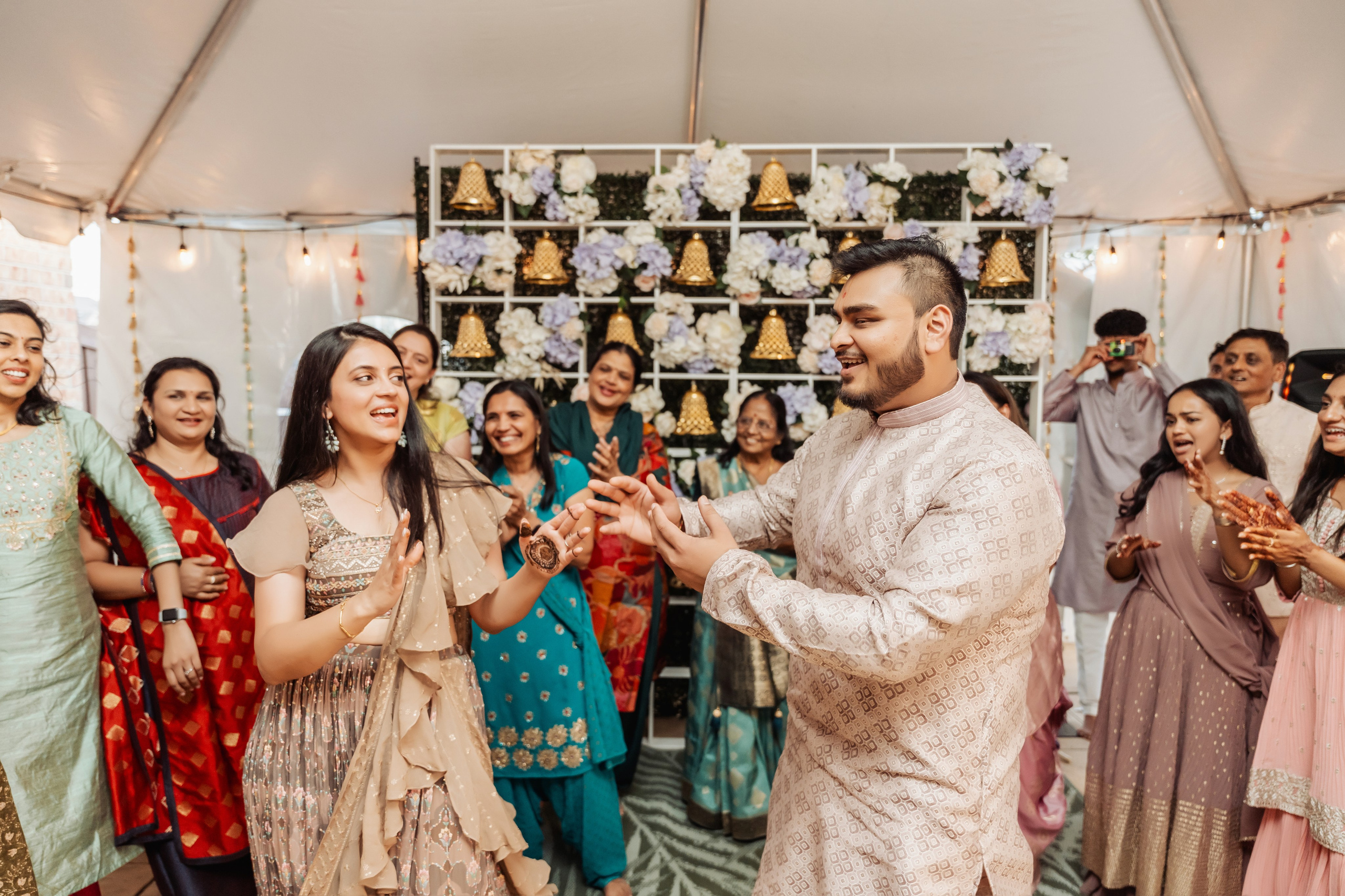 Darshil & Shailja. Wedding Photographer & Cinematographer studios