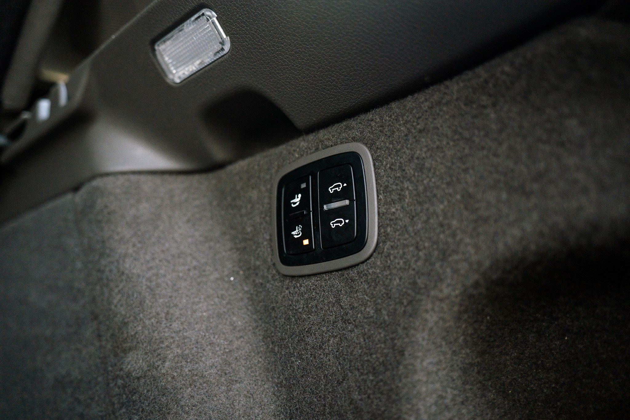 PORSCHE macan. LOHA VISUALS — AUTOMOTIVE PHOTOGRAPHY