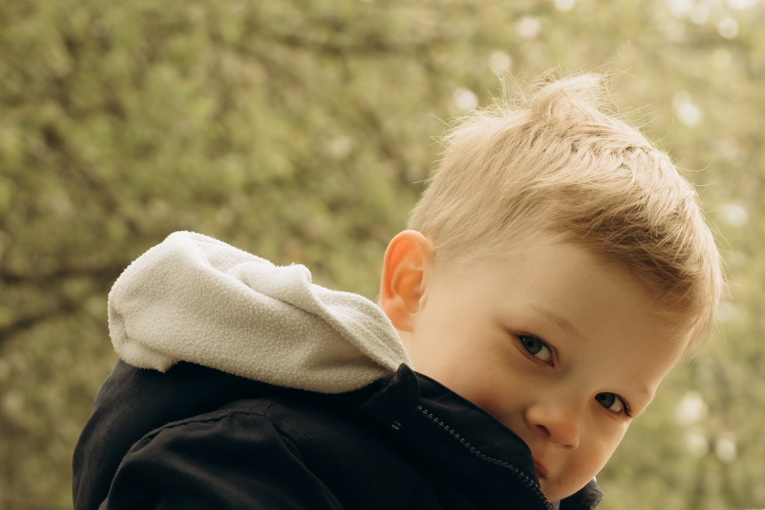 Polina’s family (photoshoot with 3 kids). Photographer in Paris Marina Chaput