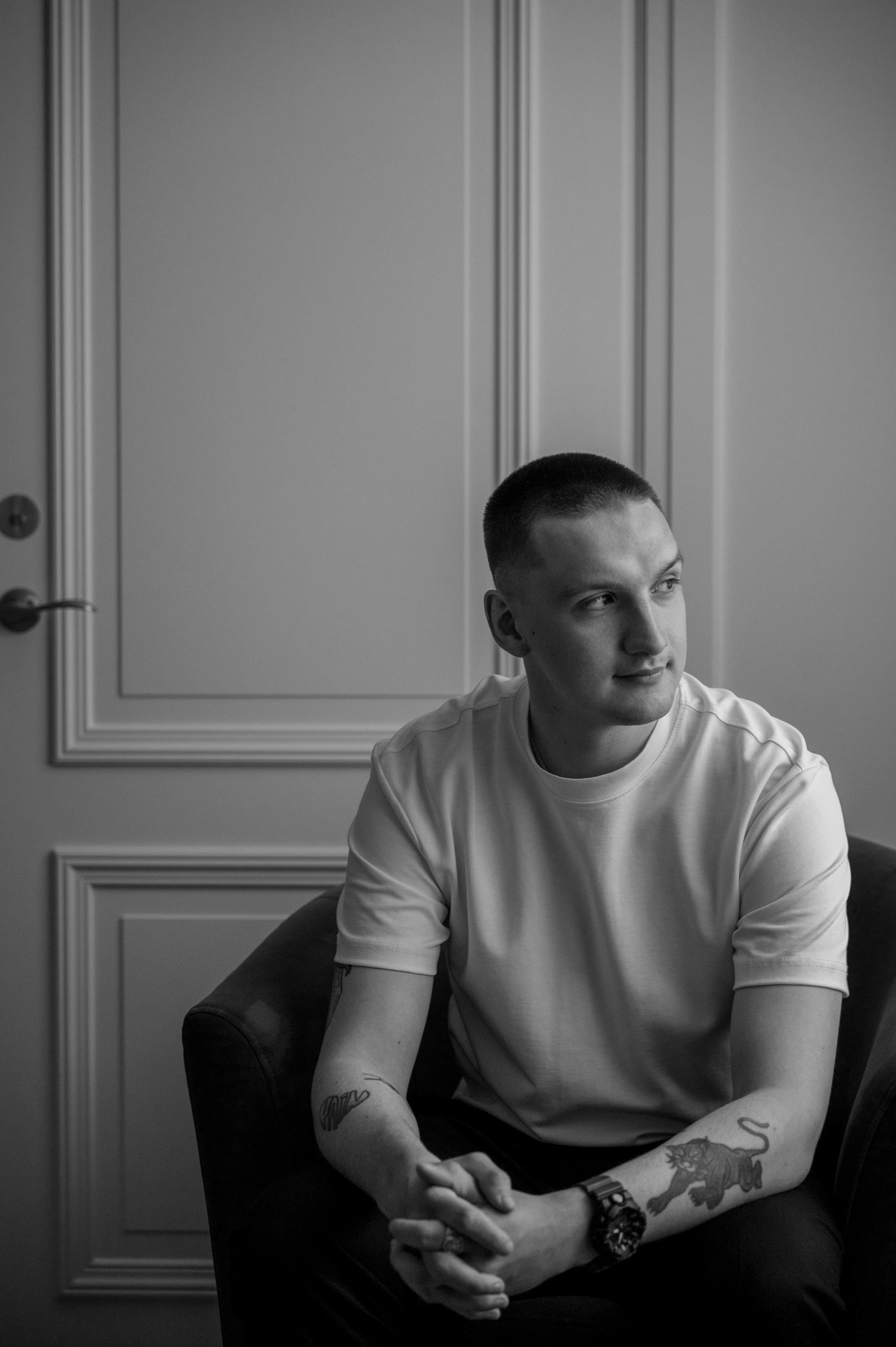 At the Old Hotel. Photographer Tallinn — Wedding | Family | Love Story