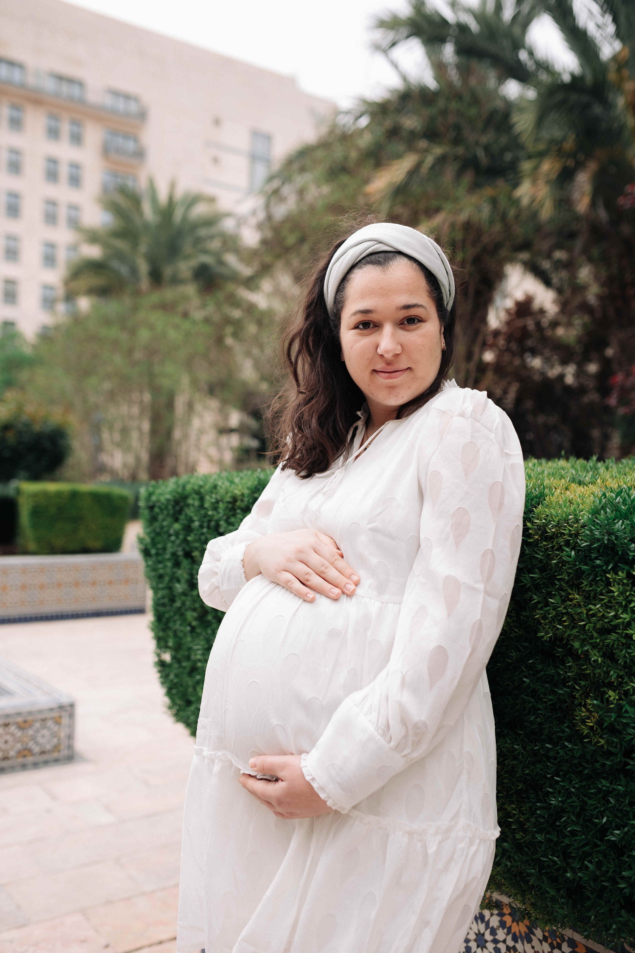 EXPECTING A BABY, JERUSALEM. PHOTOGRAPHER IN ISRAEL