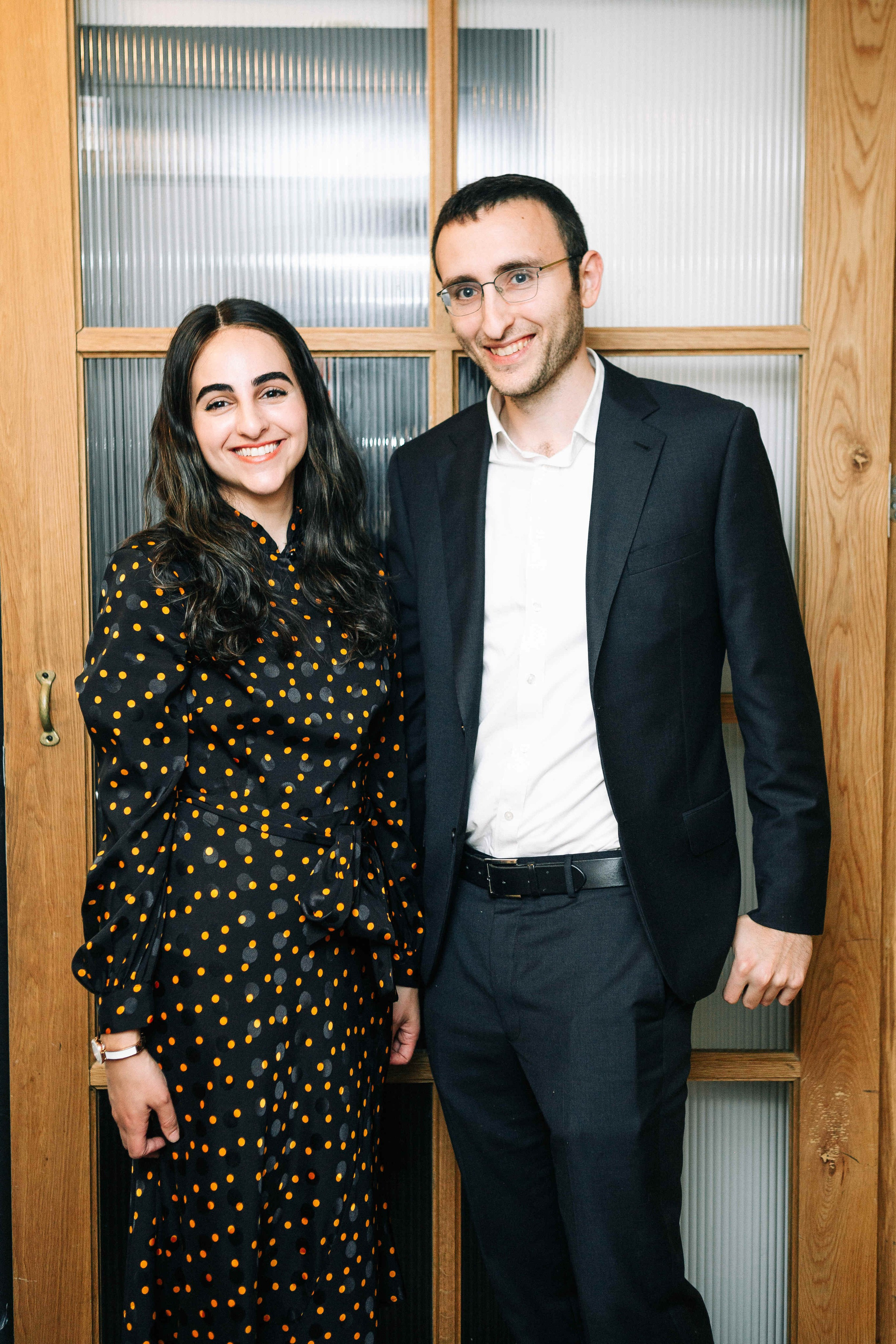 PARTY IN A RESTAURANT WITH THE WHOLE FAMILY. Https://shi-photo.com/