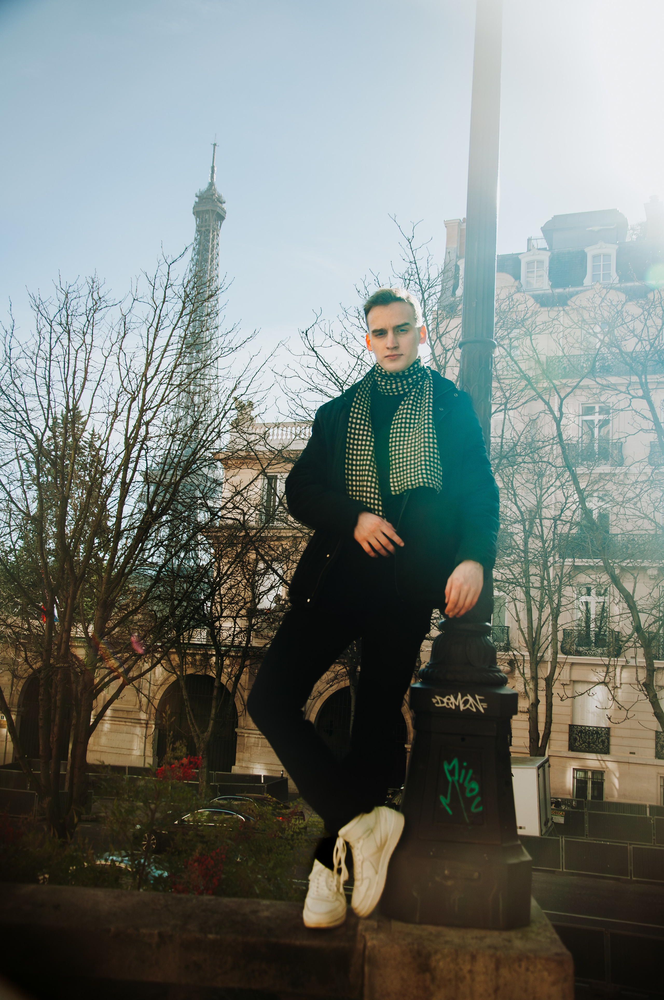 Мужская фотосессия у Эйфелевой башни. Фотограф в Париже Полина Осипова